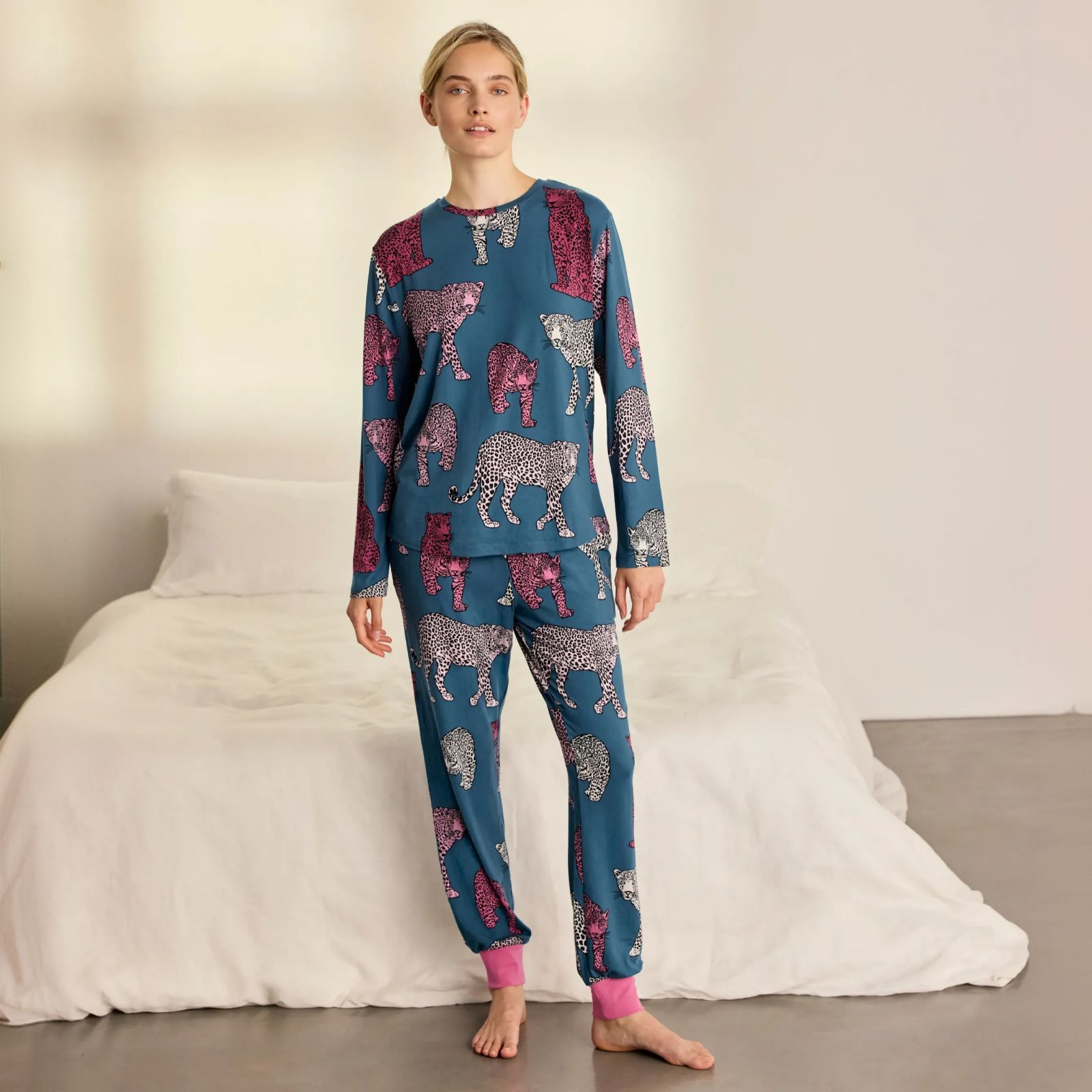 Chelsea Peers Round Neck Long PJ Set