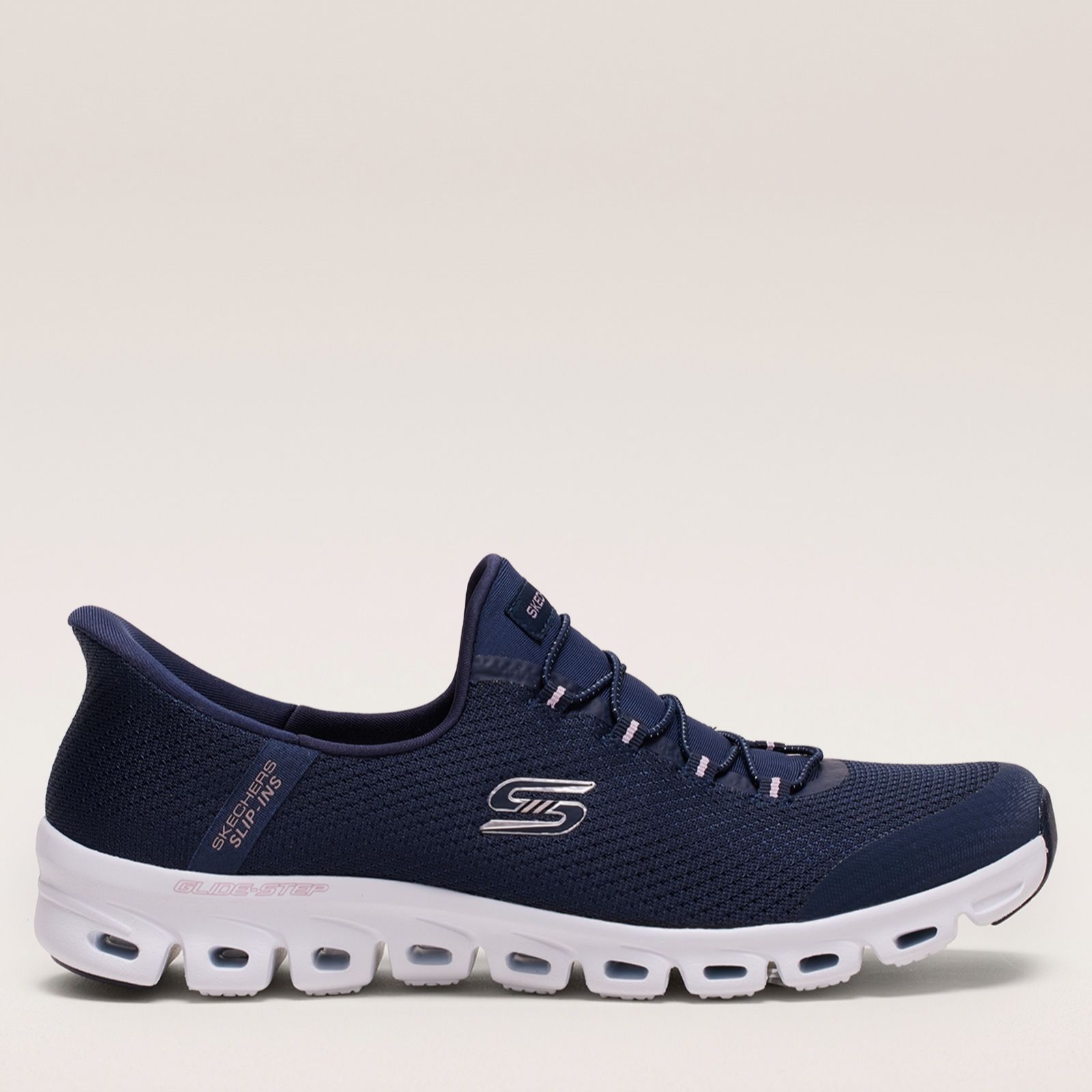 Skechers Glide-Step Pursuit Bungee Trainer