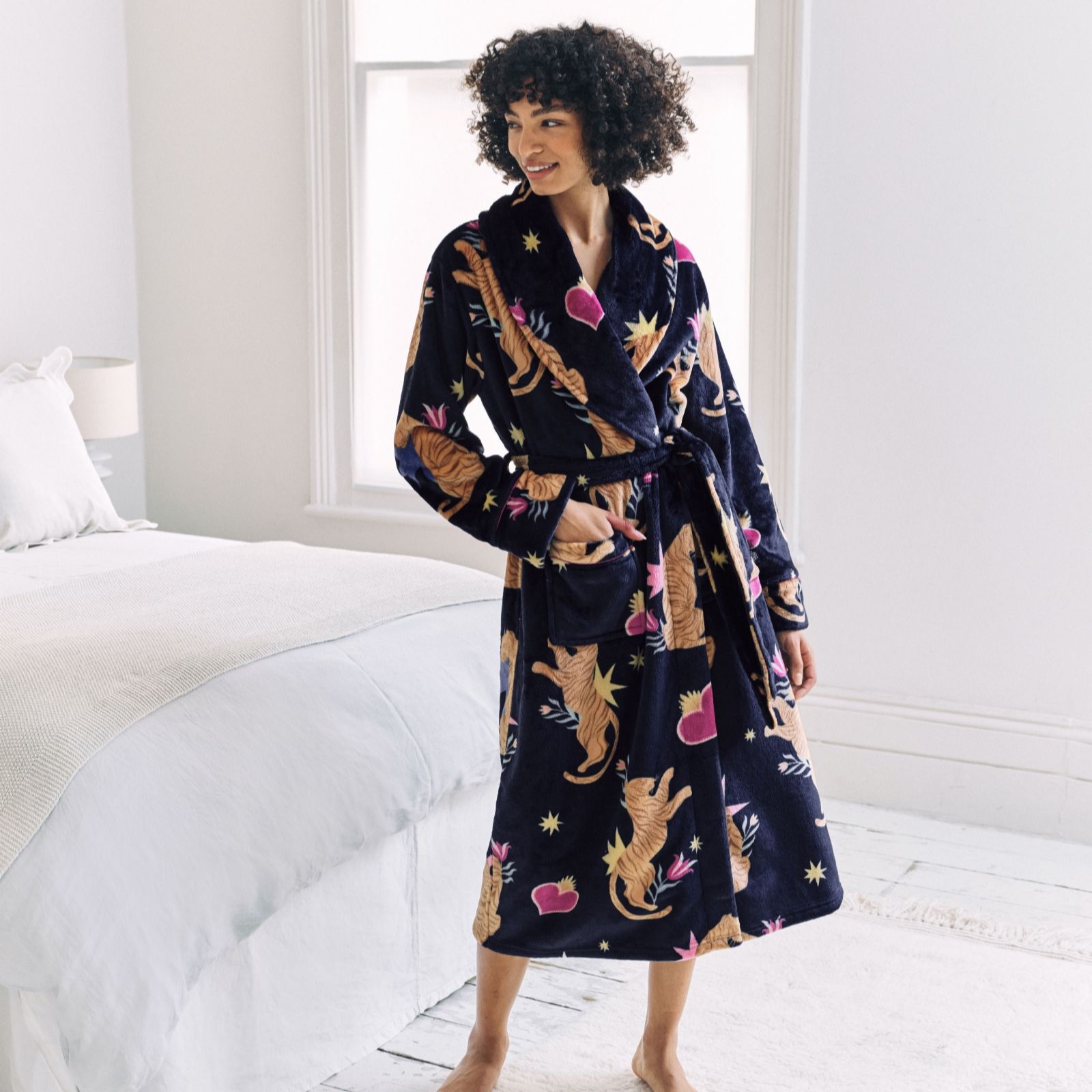 Chelsea Peers Maxi Dressing Gown in Sealskin Fleece