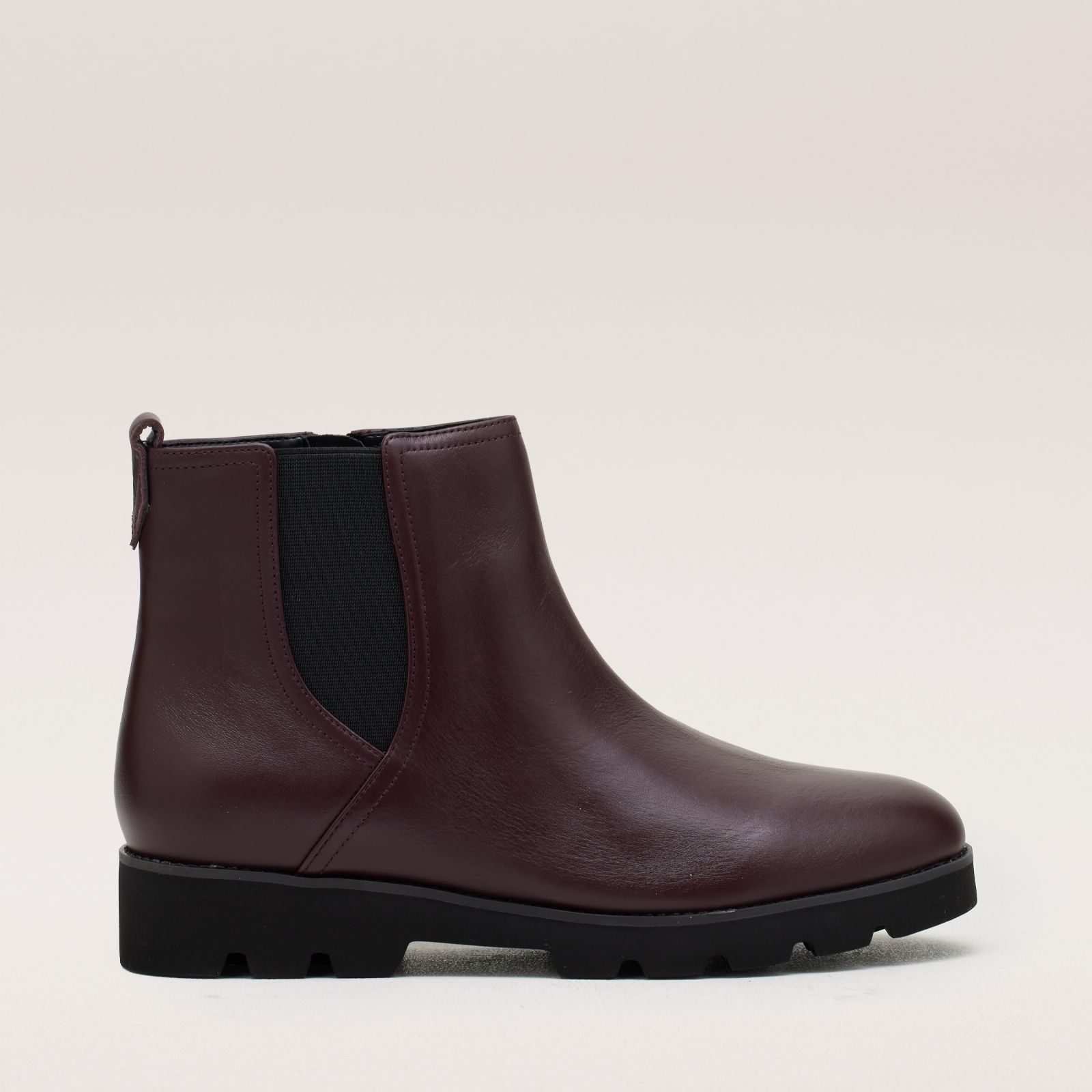 Vionic Charm Cami Leather Chelsea Boot