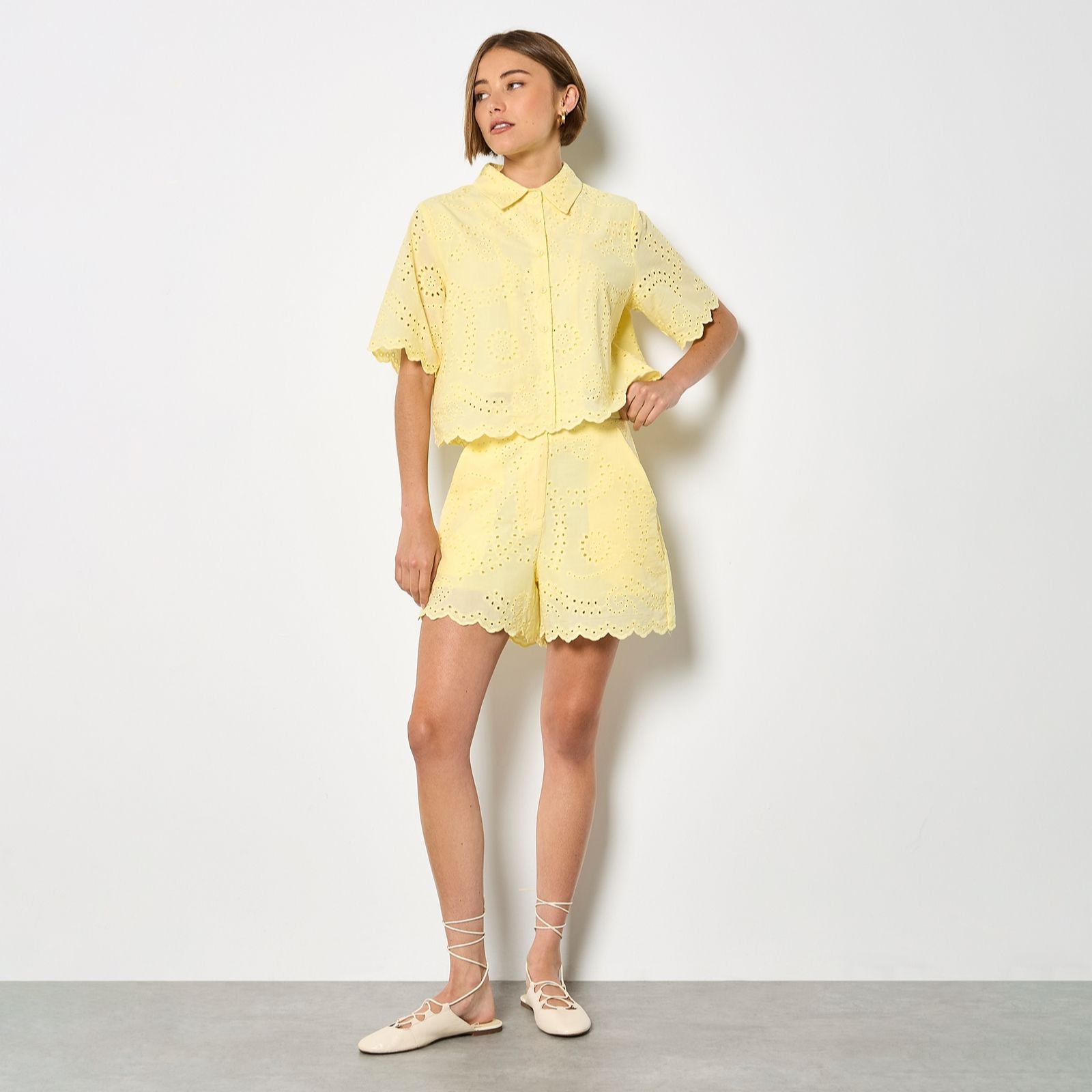 Apricot Scallop Edge Broderie Shorts