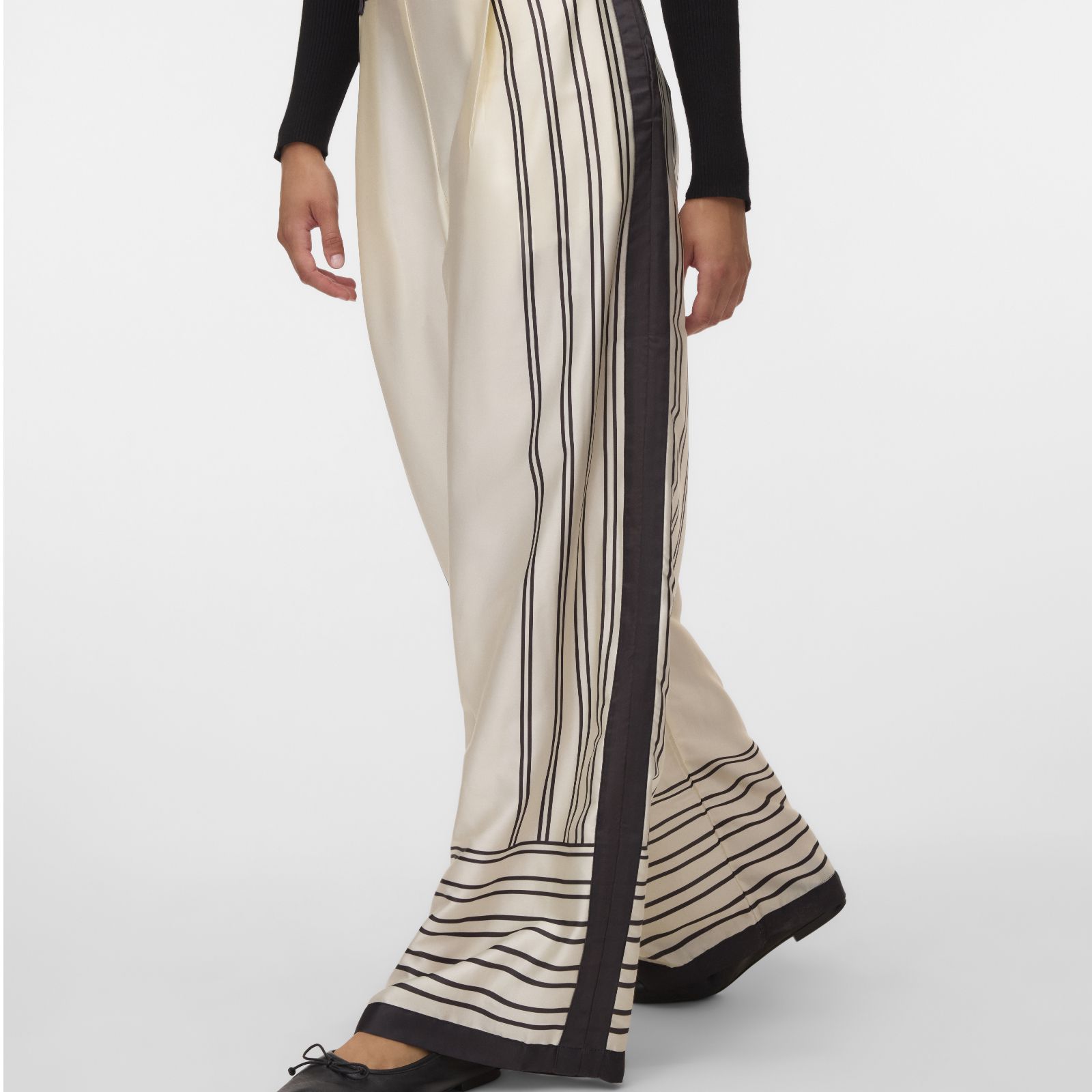Vero Moda Evina Straight Leg Printed Trouser