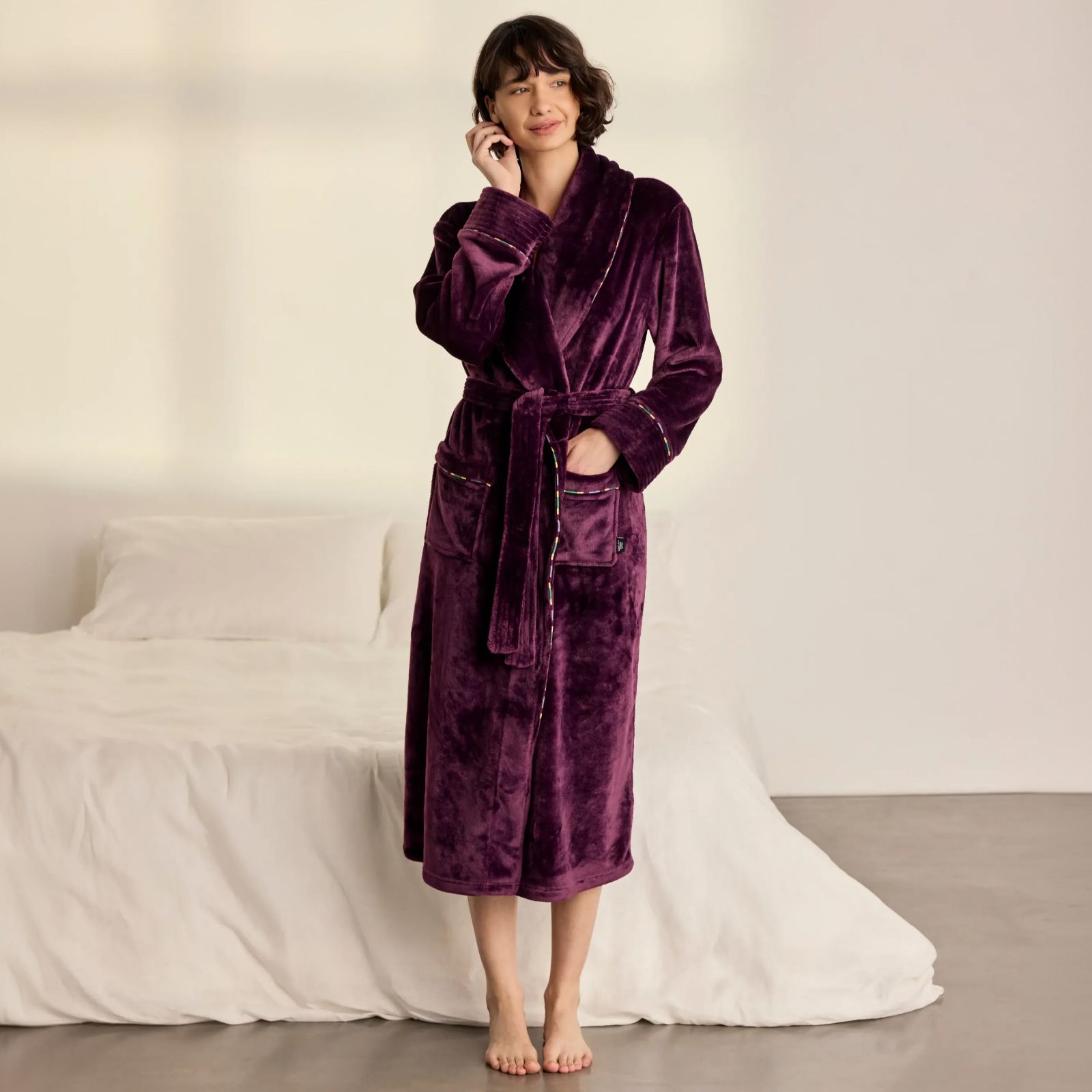 Chelsea Peers Contast Robe