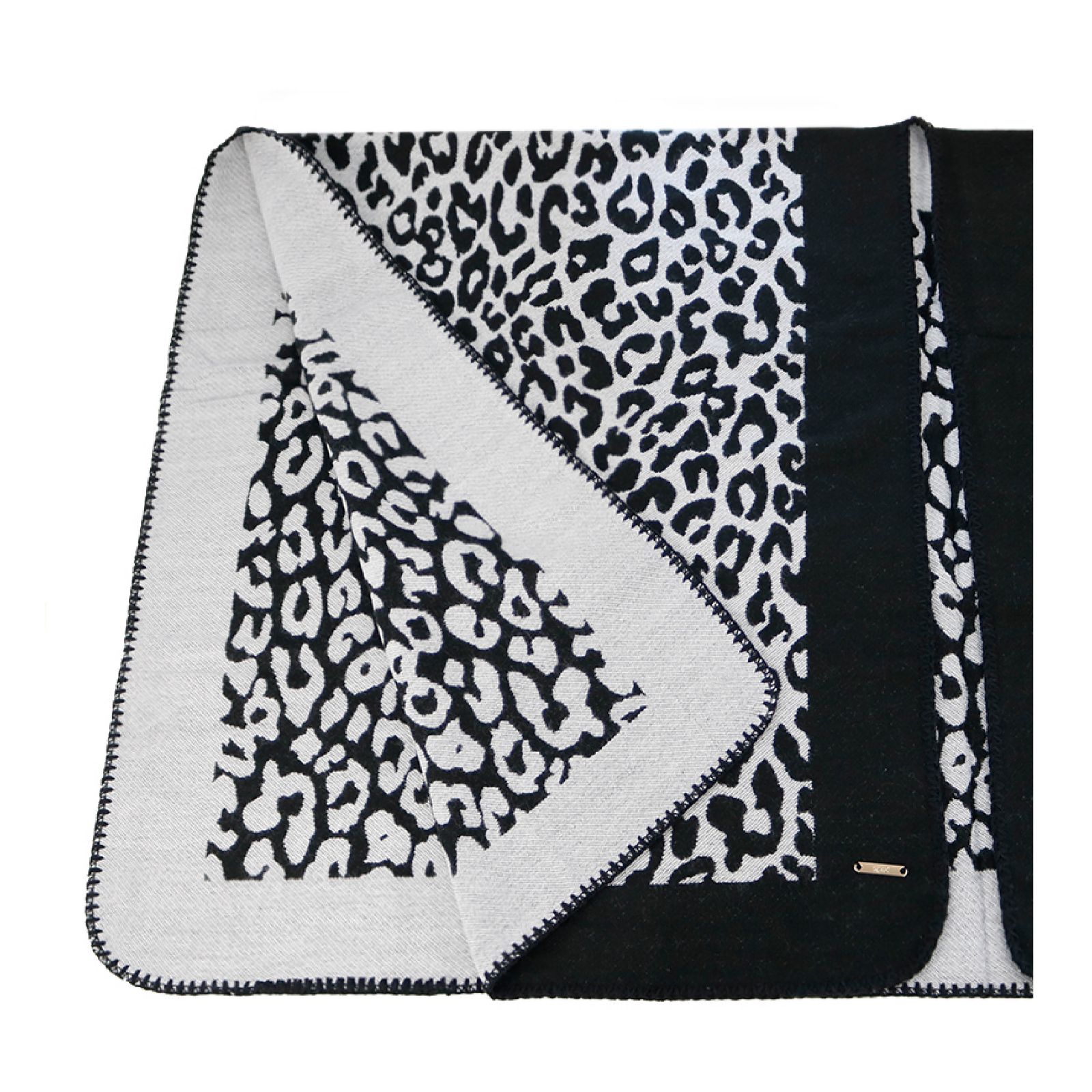 Ruth Langsford Leopard Wrap