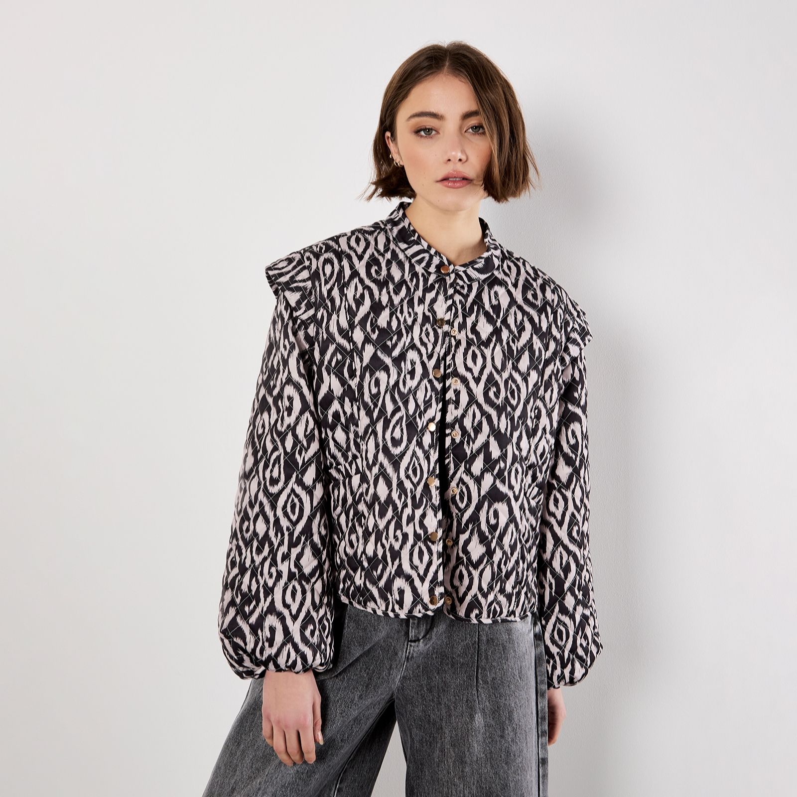 Apricot Textured Ikat Quilted Shoulder Jacket