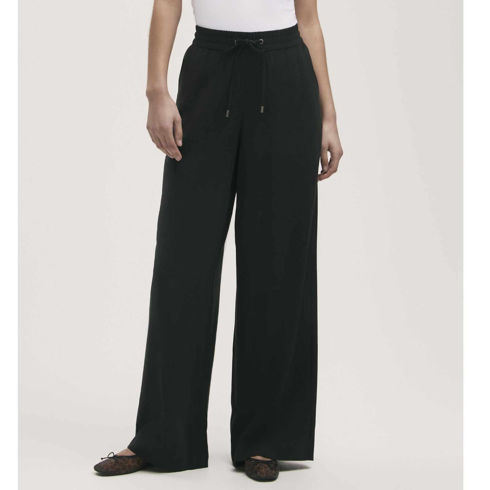 Finery London Dixie Rayon Trouser with Stretch Waist Short