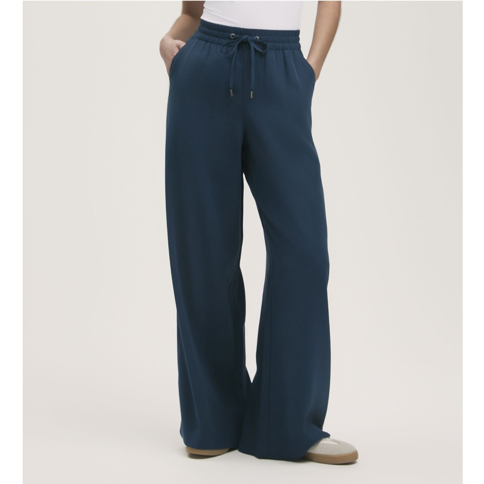 Finery London Dixie Rayon Trouser with Stretch Waist Short