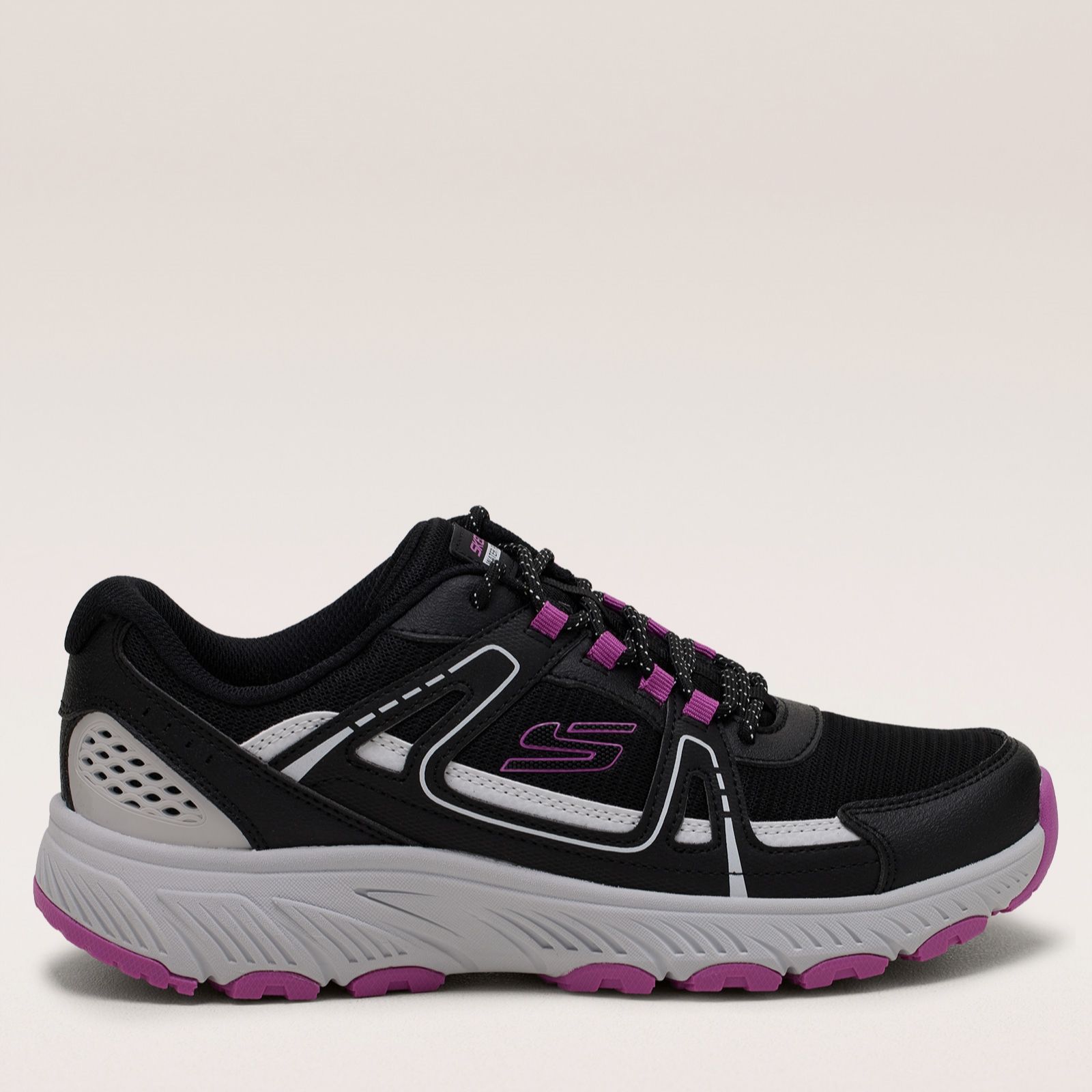 Skechers Hillcrest 2.0 Sabbaday Falls Water Repellent Trainers