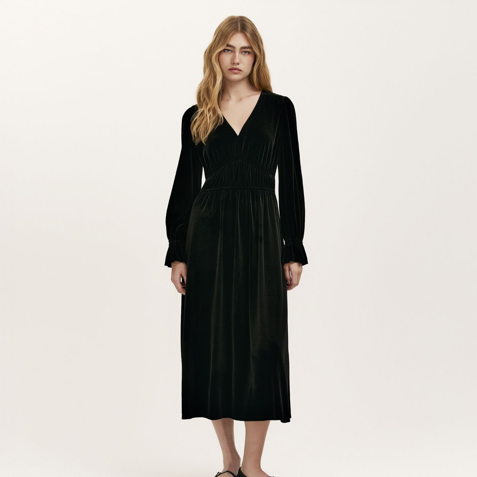 Finery London Lailia Stretch Velvet Long Sleeve Midi Dress