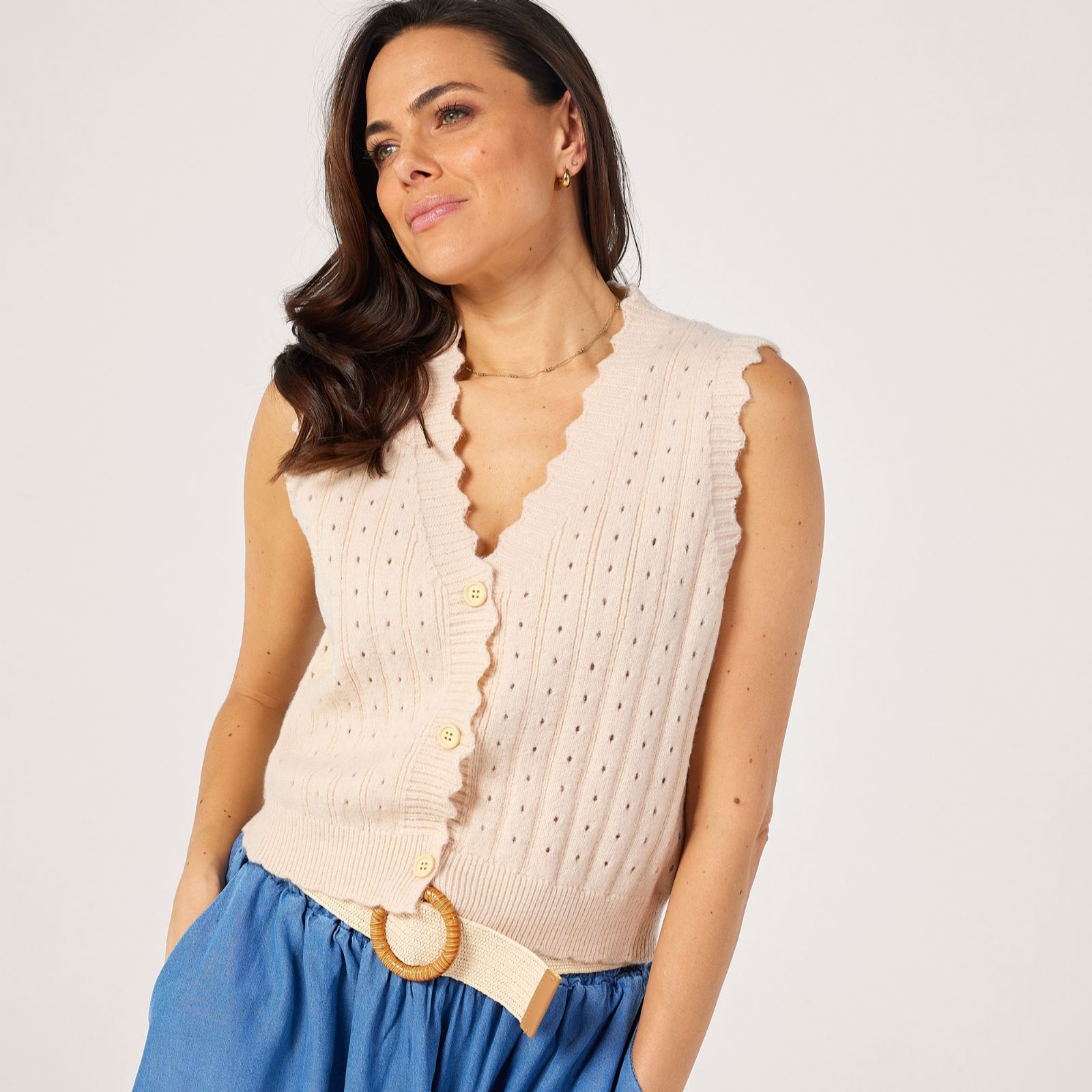 Izabel London Scalloped Edge Knit Vest
