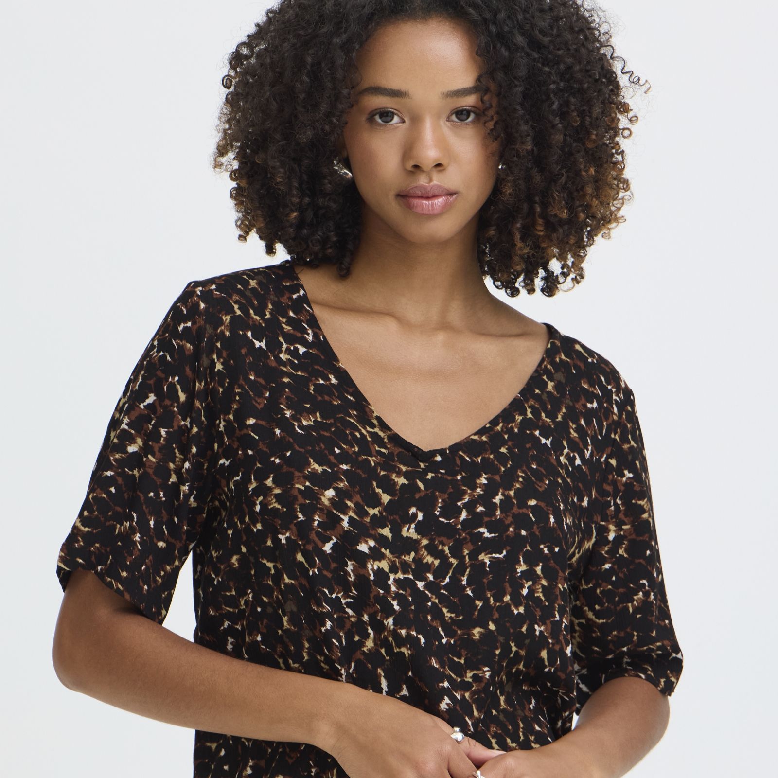 ICHI Marrakech V-Neck Printed Short Sleeve Top