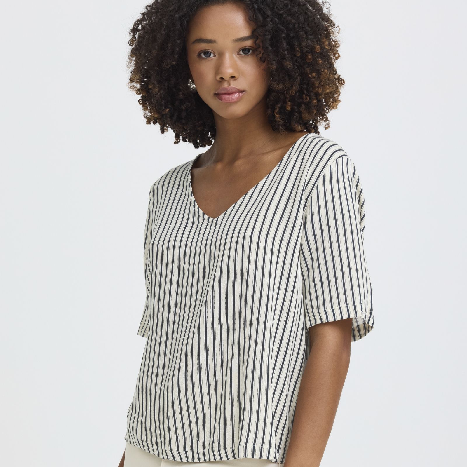 ICHI Marrakech V-Neck Printed Short Sleeve Top