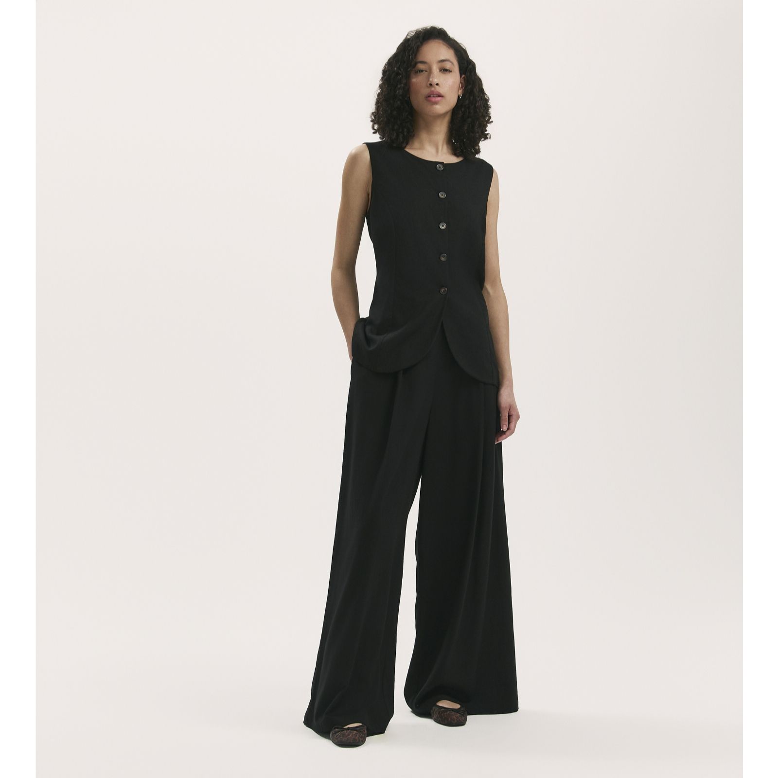Finery London Vanetia Linen Viscose Mix Button Waistcoat