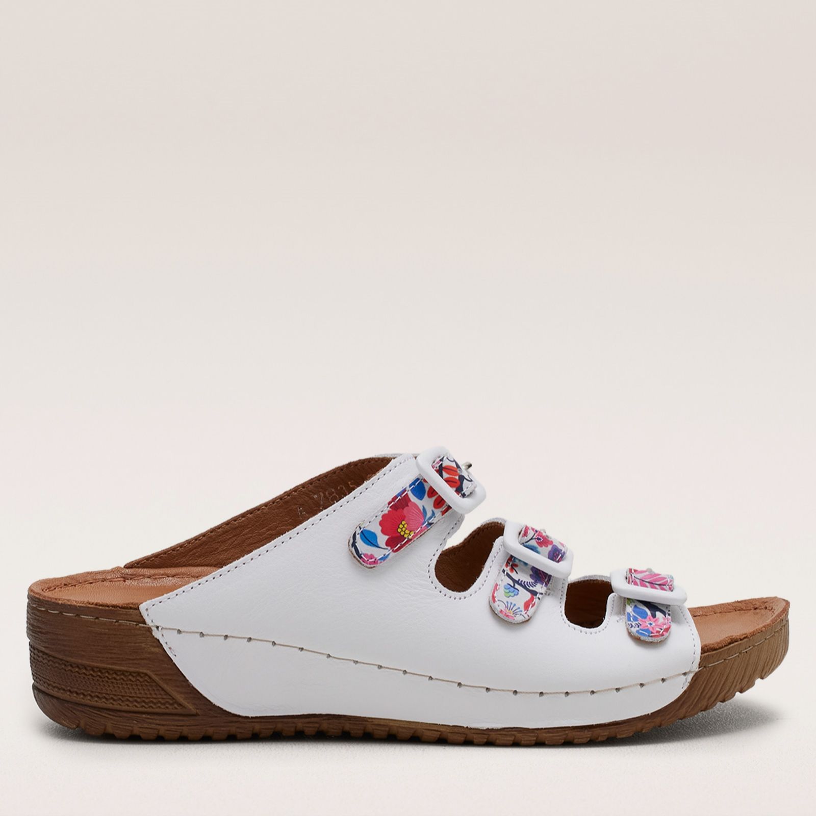 Adesso Nessa Leather Sandal