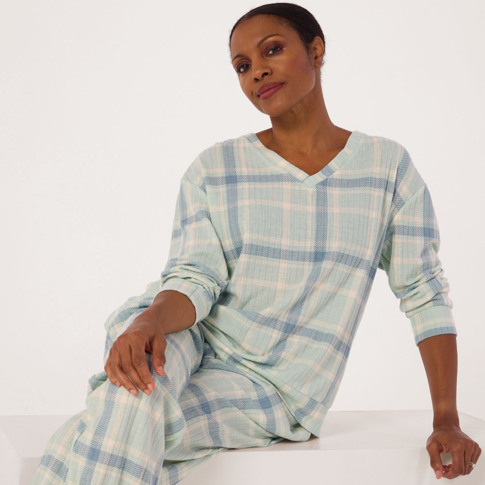 Cozee Home V Neck Check Jogger Set