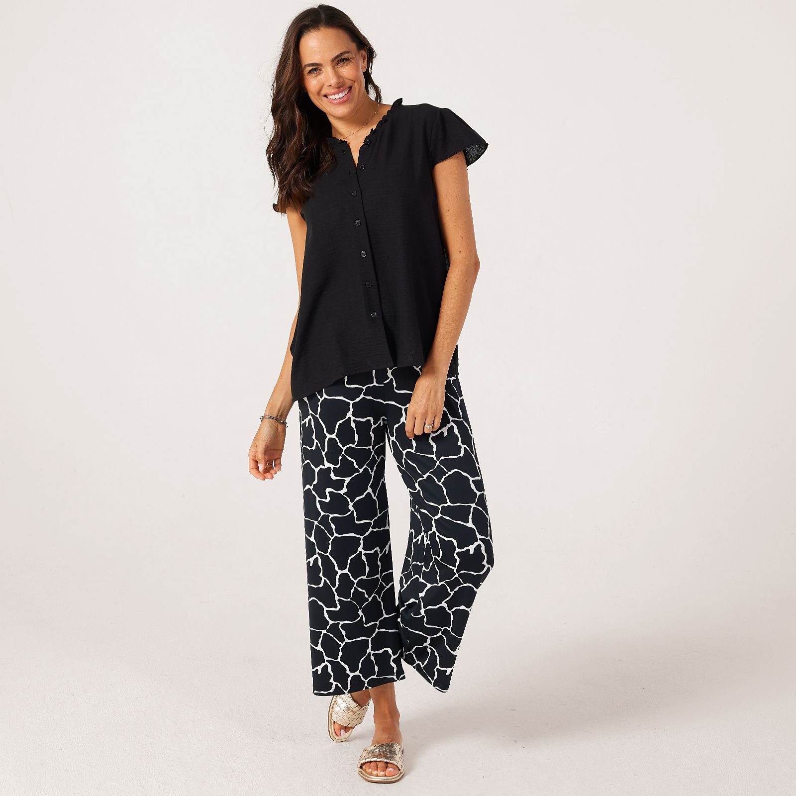 Kim & Co Linen Feel Frilled Neckline Sleeveless Blouse