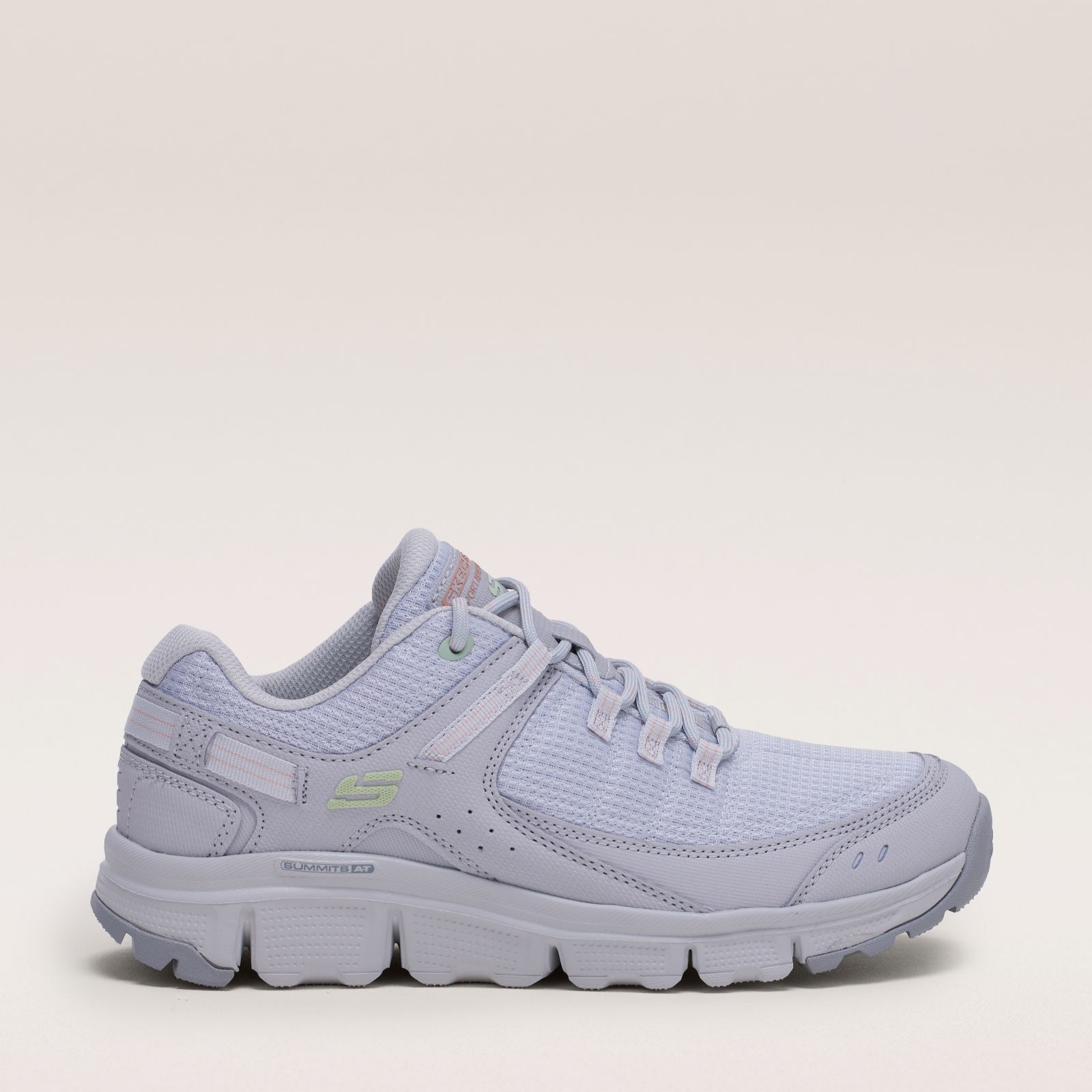 Outlet Skechers Summits At Kissimmee Trainer