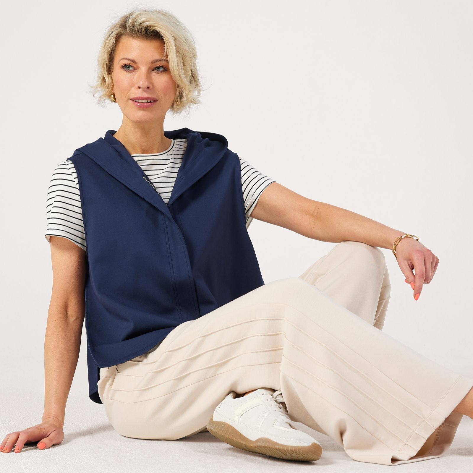 MarlaWynne Collection 360 Stretch Weekender Hooded Gilet