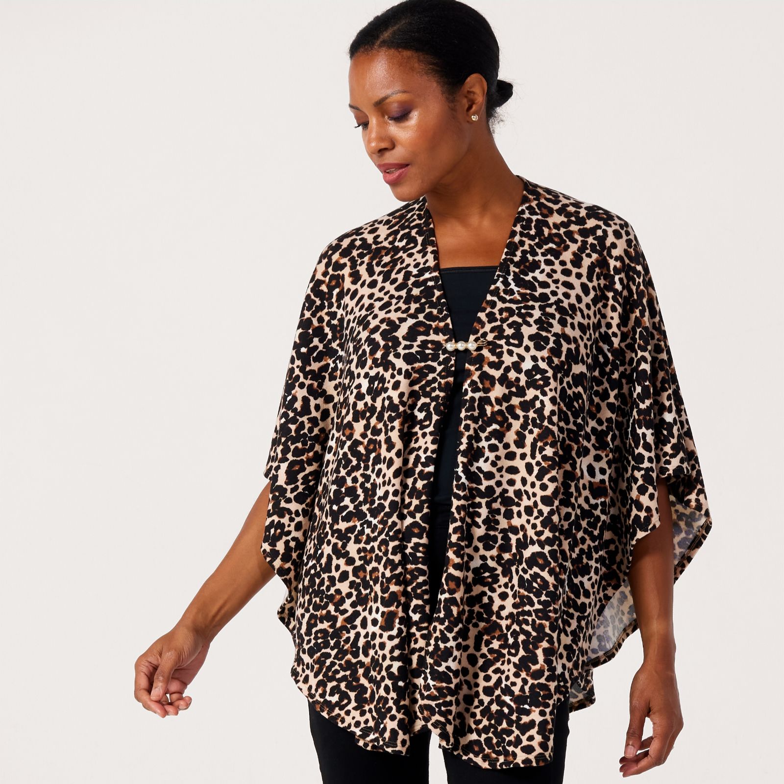 Kim & Co Soft Touch Cozy Cape With Rhinestone Quilt Pin