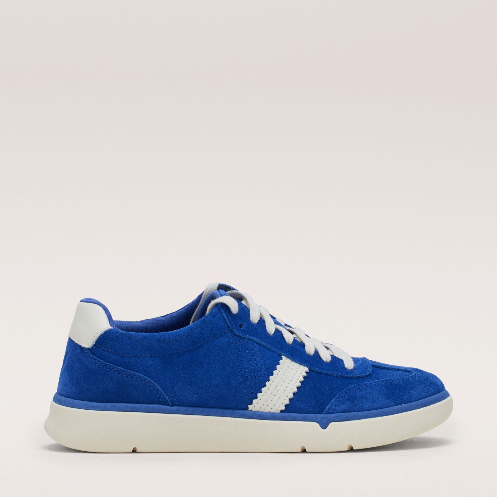 Vionic City Walk Trainer