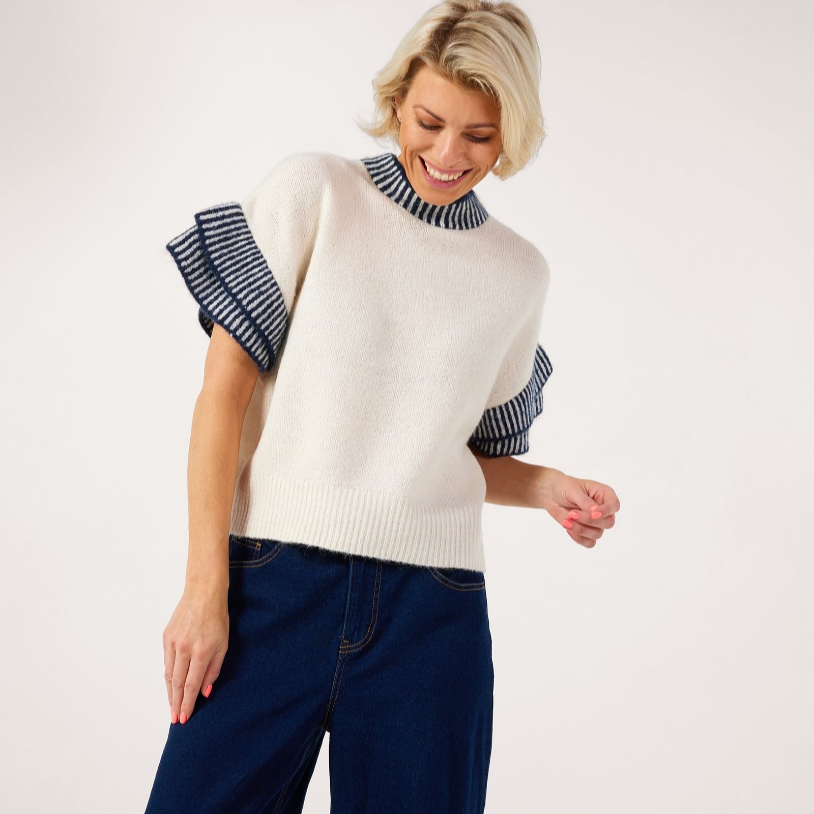 YAS Telo Contrast Knitted Vest