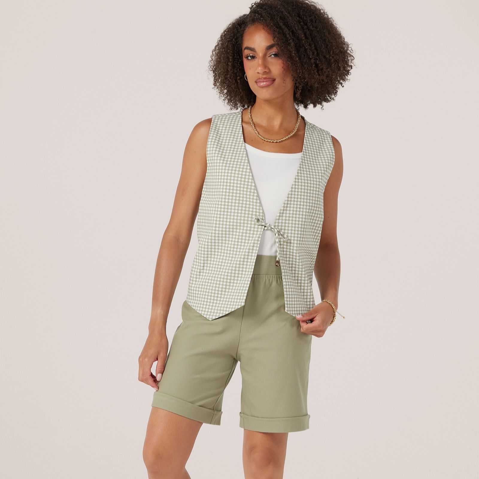 Kim & Co Deluxe Denim Knit Louise Shorts With Contrast Stitching