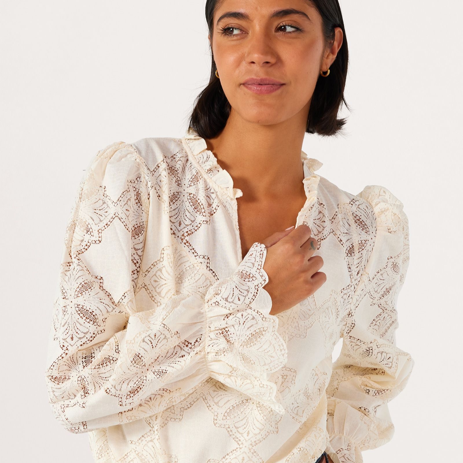 YAS Selmi Cuff Detail Lace Blouse