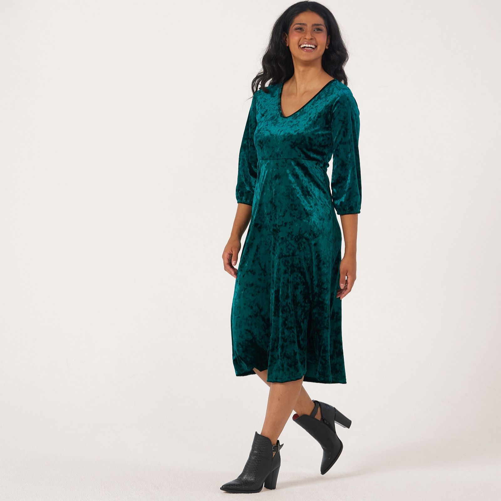 Kim & Co Crushed Velvet 3/4 Boat Neck Midi Dress