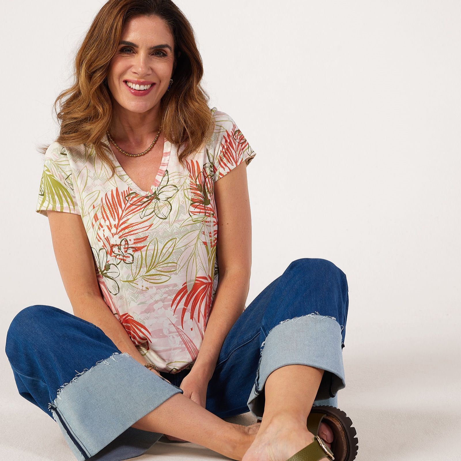 Kim & Co Printed Brazil Jersey Short Sleeve Relaxed V-Neck Top