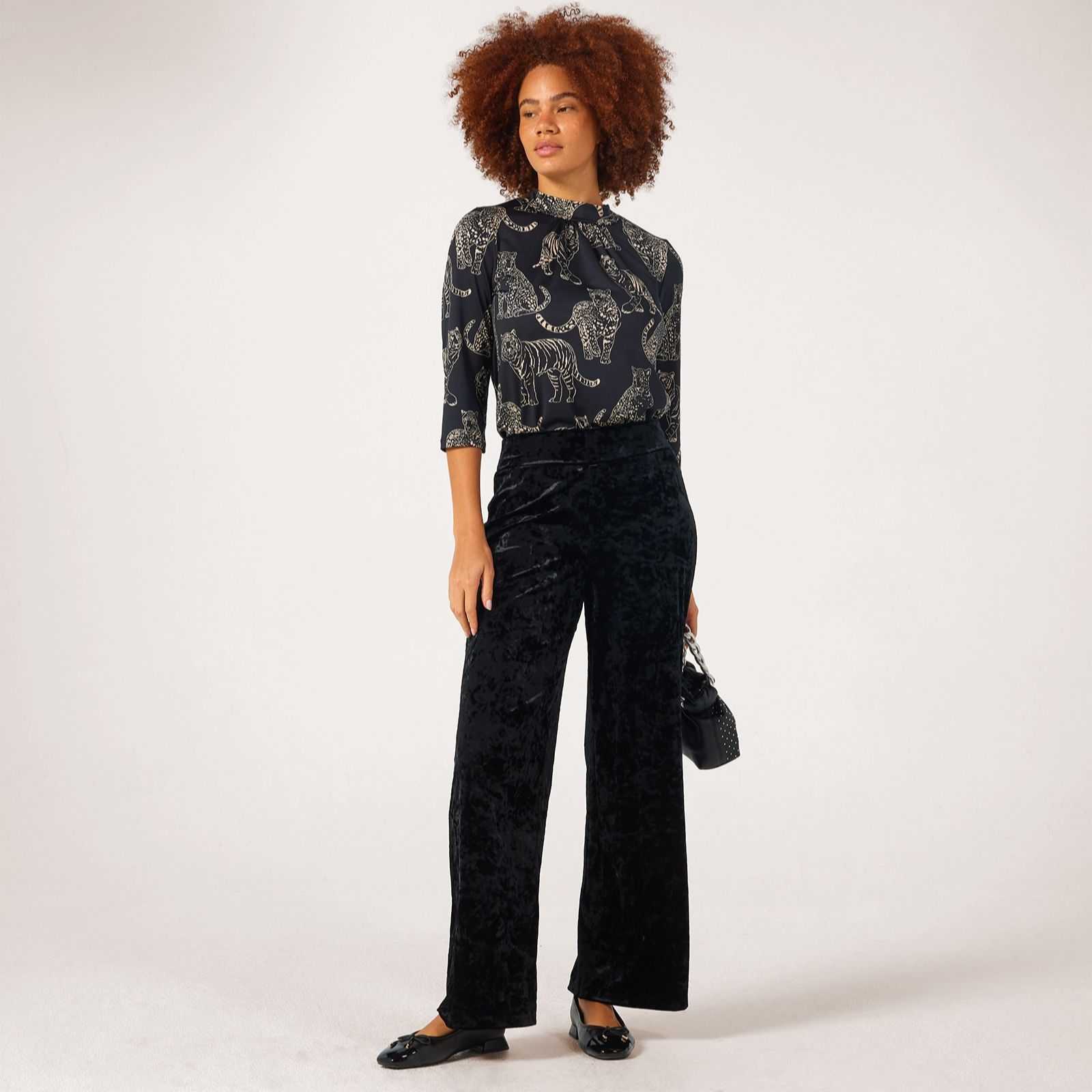 Kim & Co Crushed Velvet Seamfree Kati Straight Standard Trousers