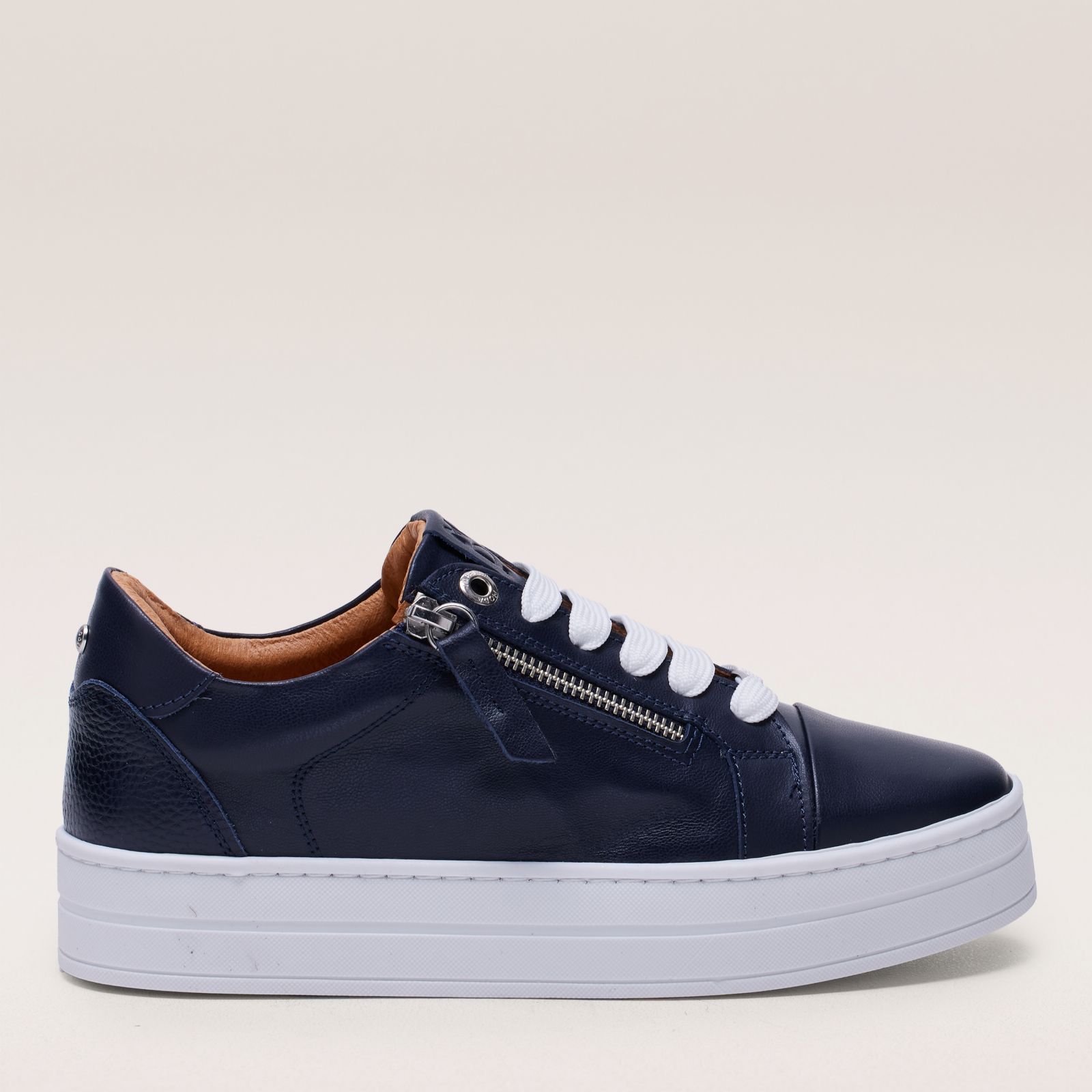 Outlet Moda In Pelle Abbiy Trainer
