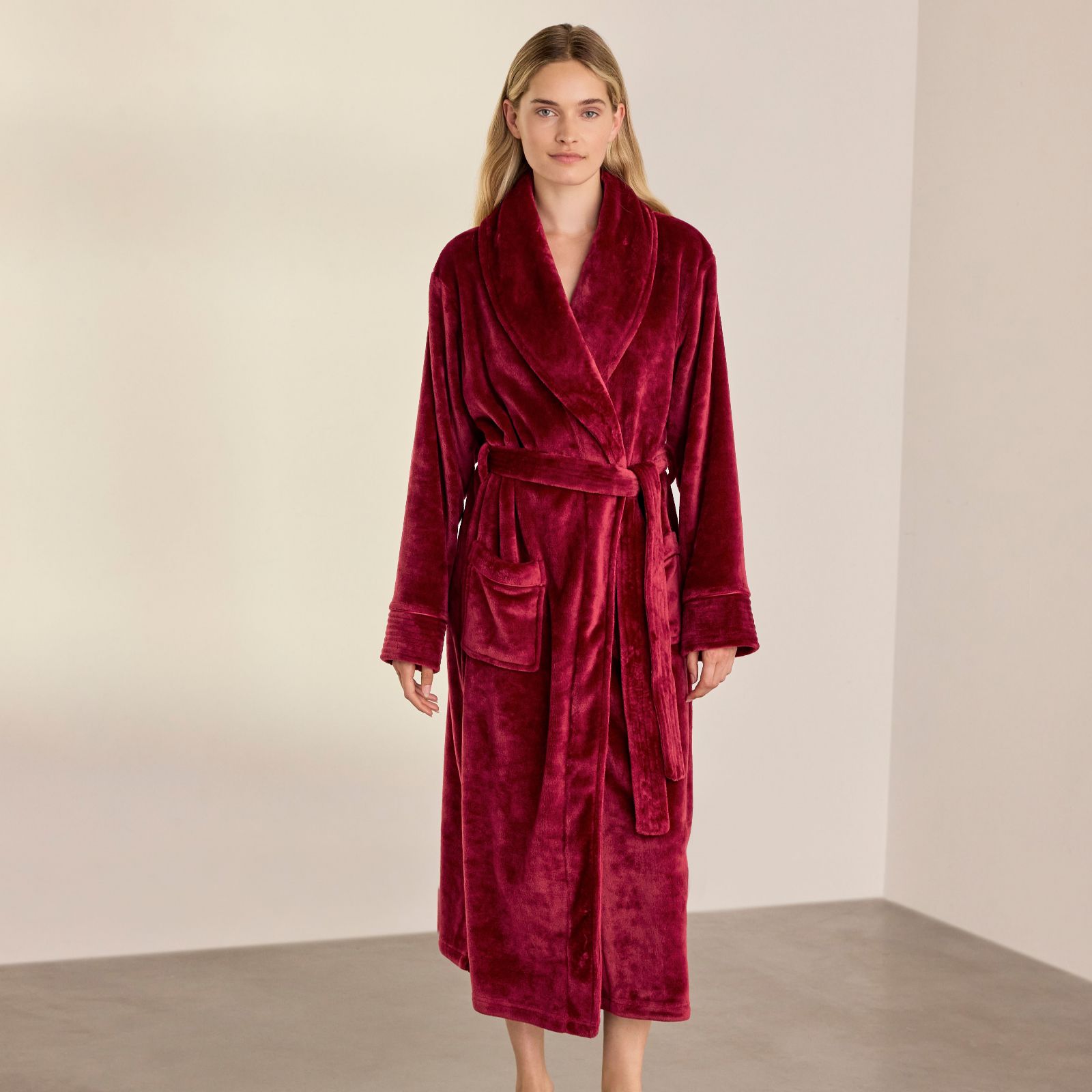 Chelsea Peers Fluffy Dressing Gown