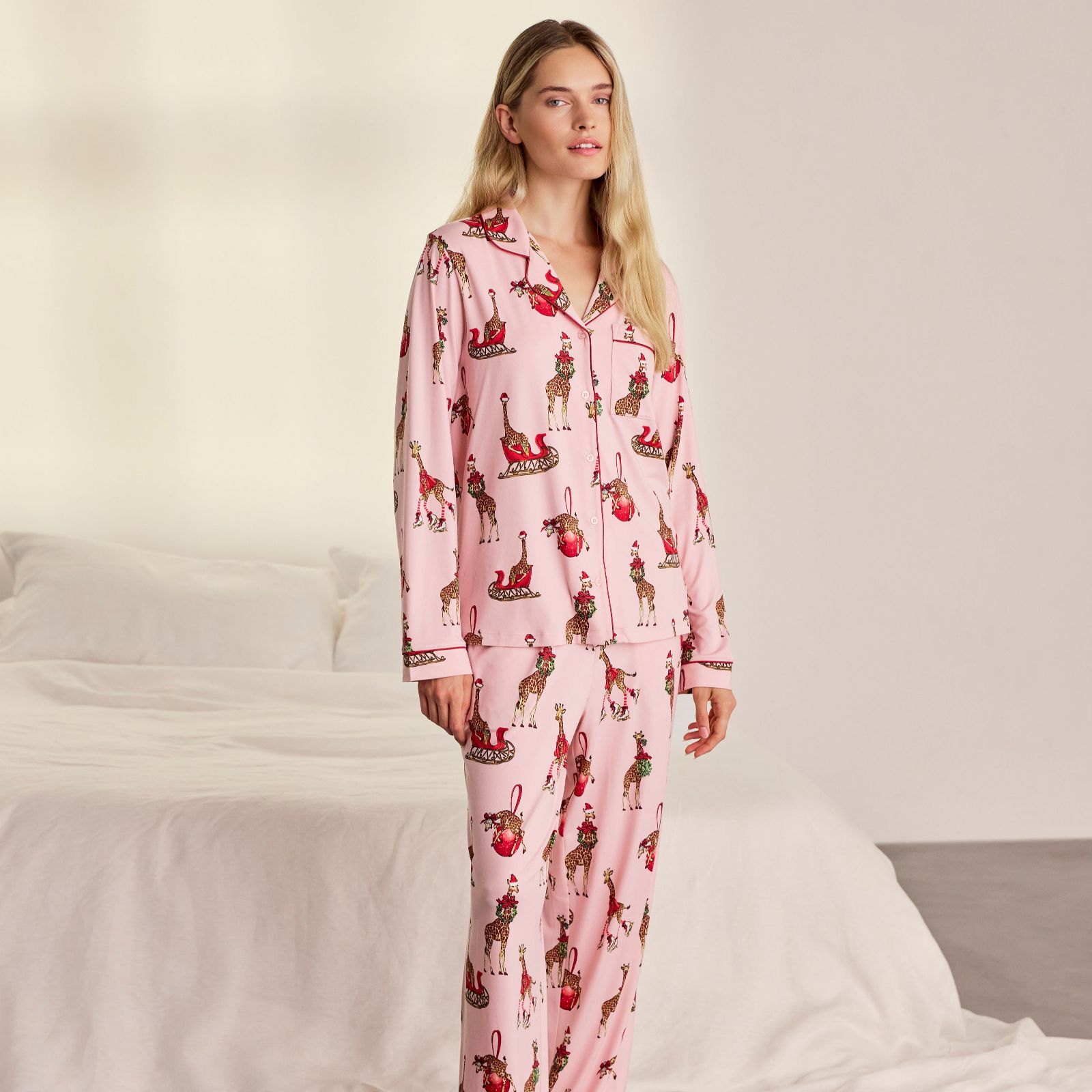 Chelsea Peers Festive Giraffes PJ Set
