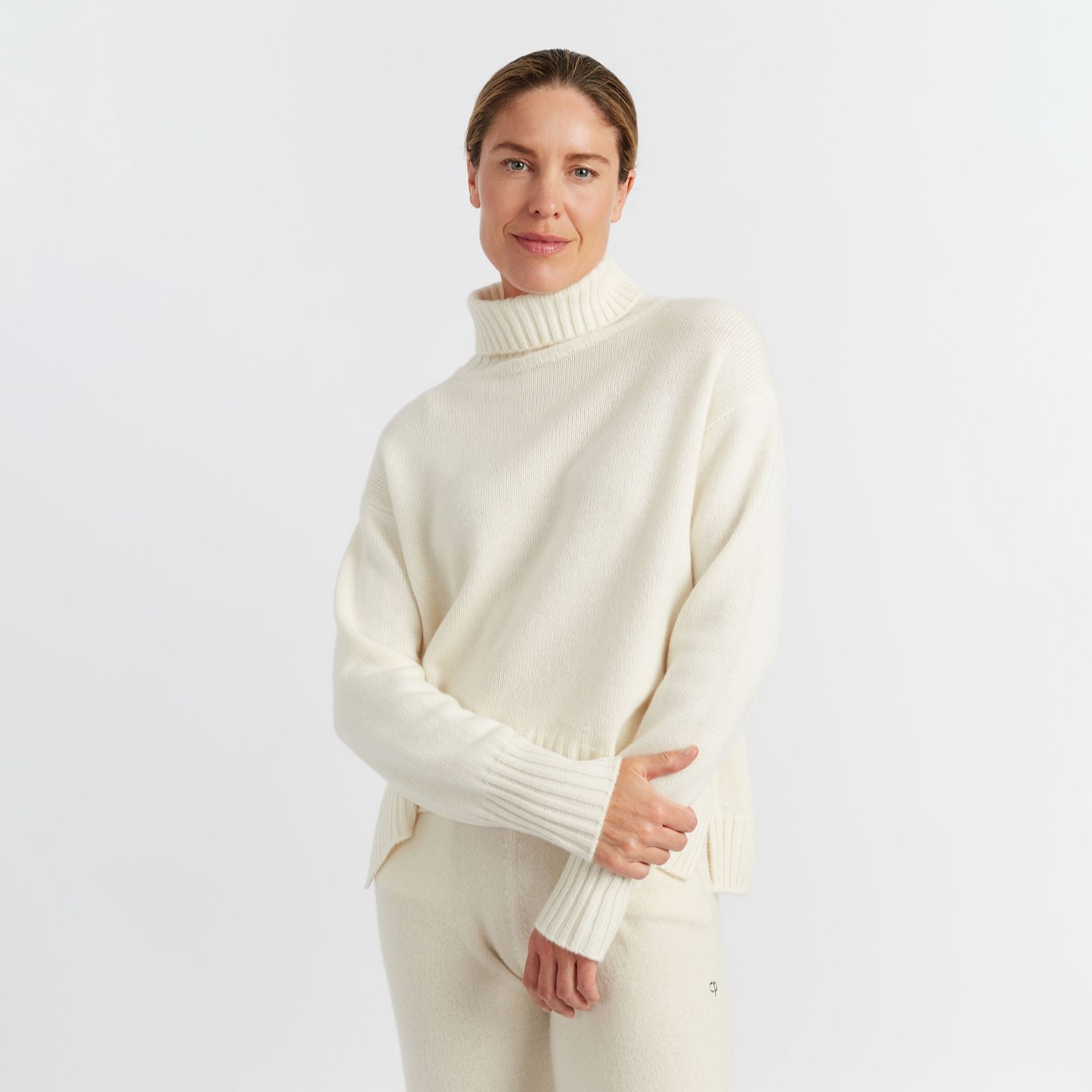 Chinti & Parker Pure 100% Cashmere Relaxed Roll-Neck Jumper