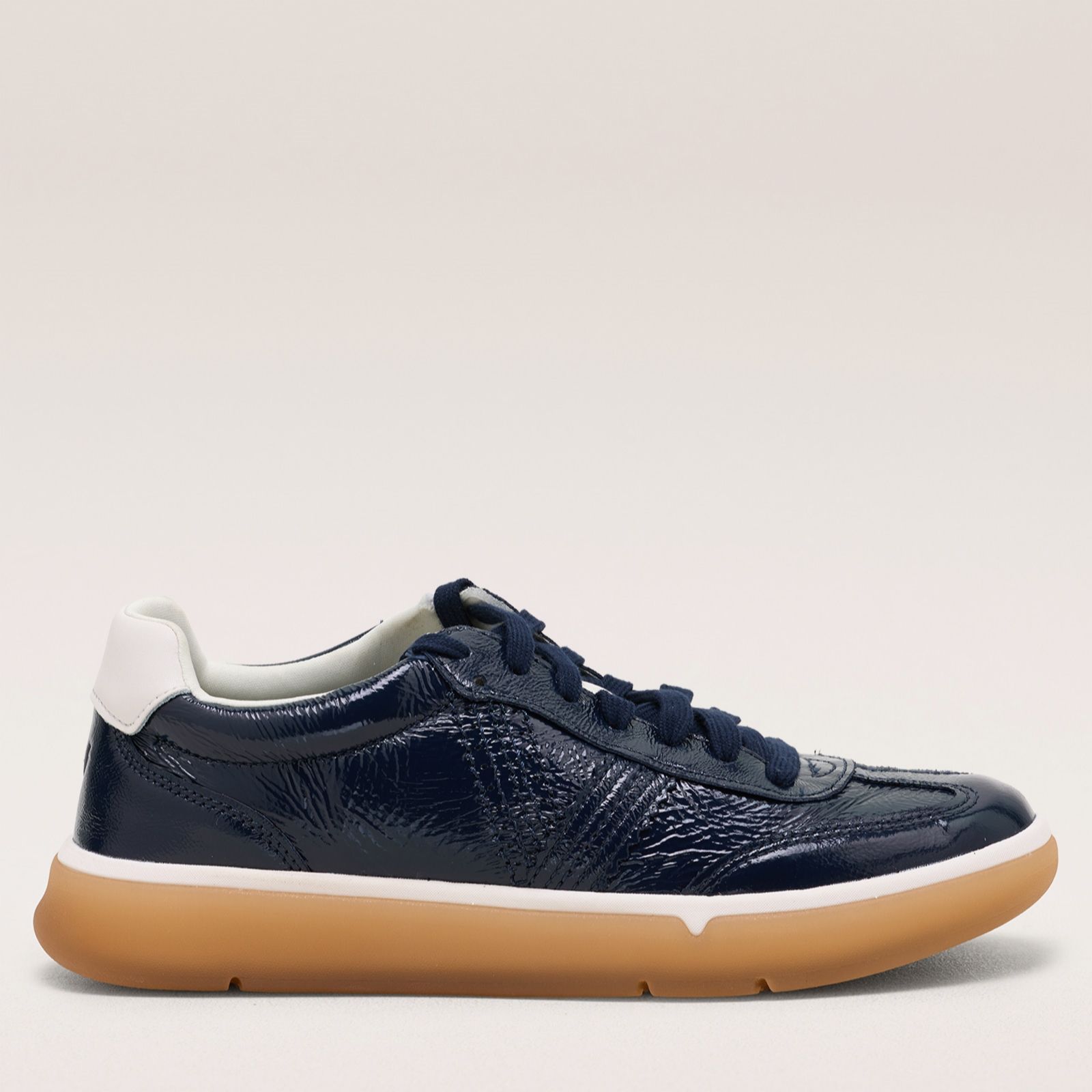 Vionic City Walk Trainer