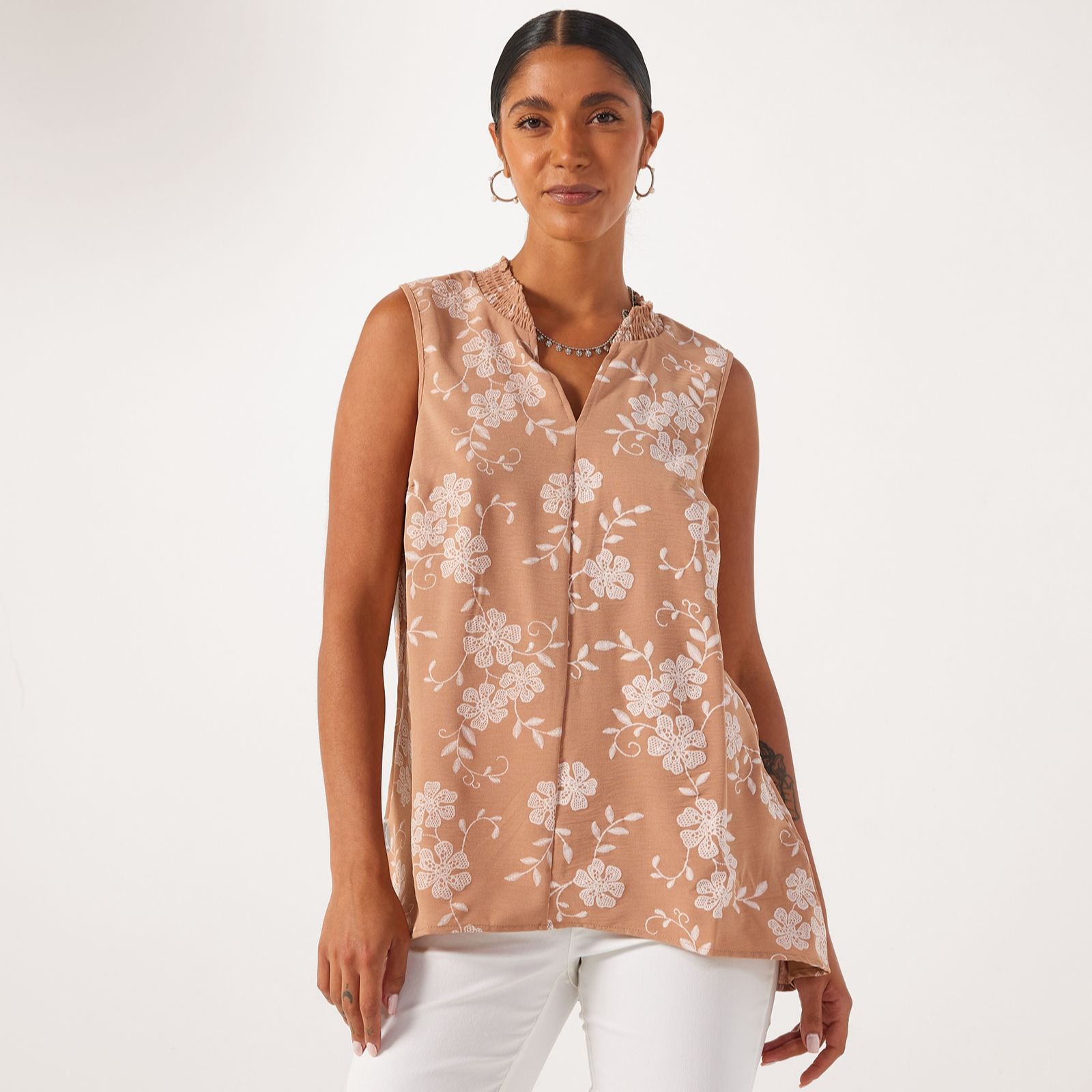 NL Sleeveless Smock Neck High Low Hem Top In Puff Print Textured Wave