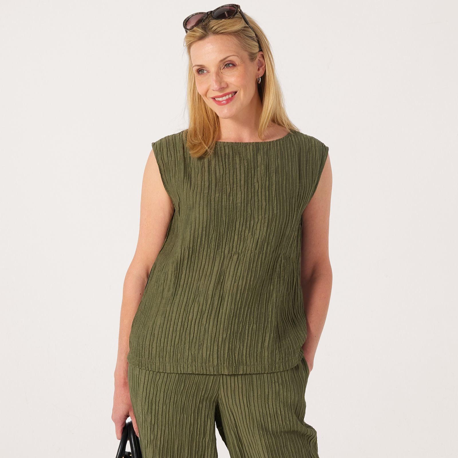 MarlaWynne Textured Crinkle Fabric Shell Sleeveless Top