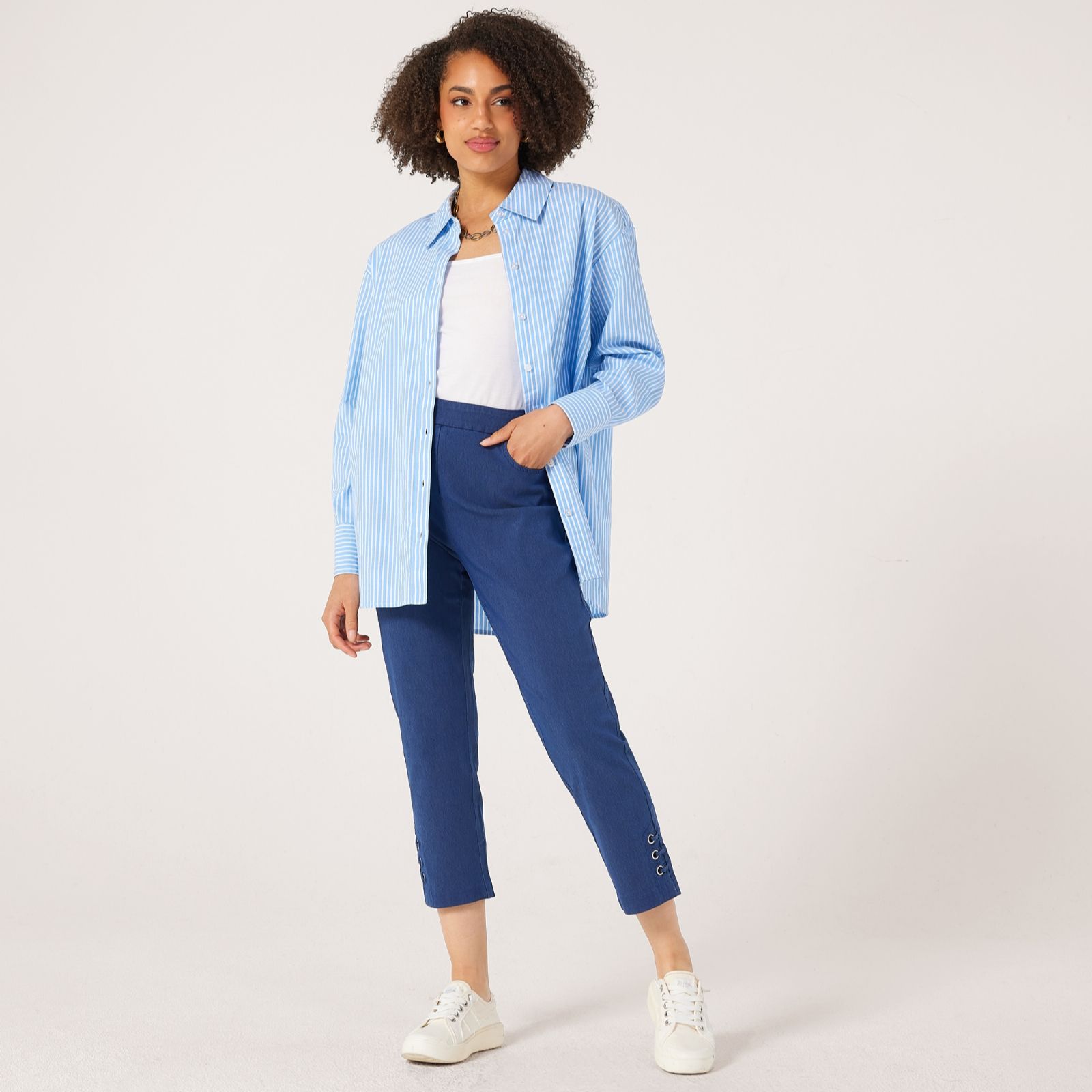 Malissa J Eyelet Detail Capri Trousers Front Pockets