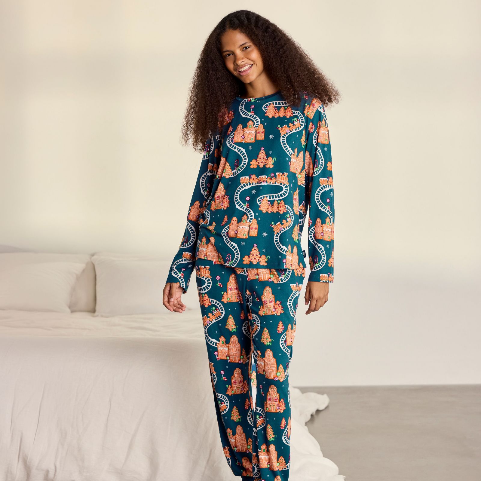 Chelsea Peers Festive Gingerbread Crew PJ Set