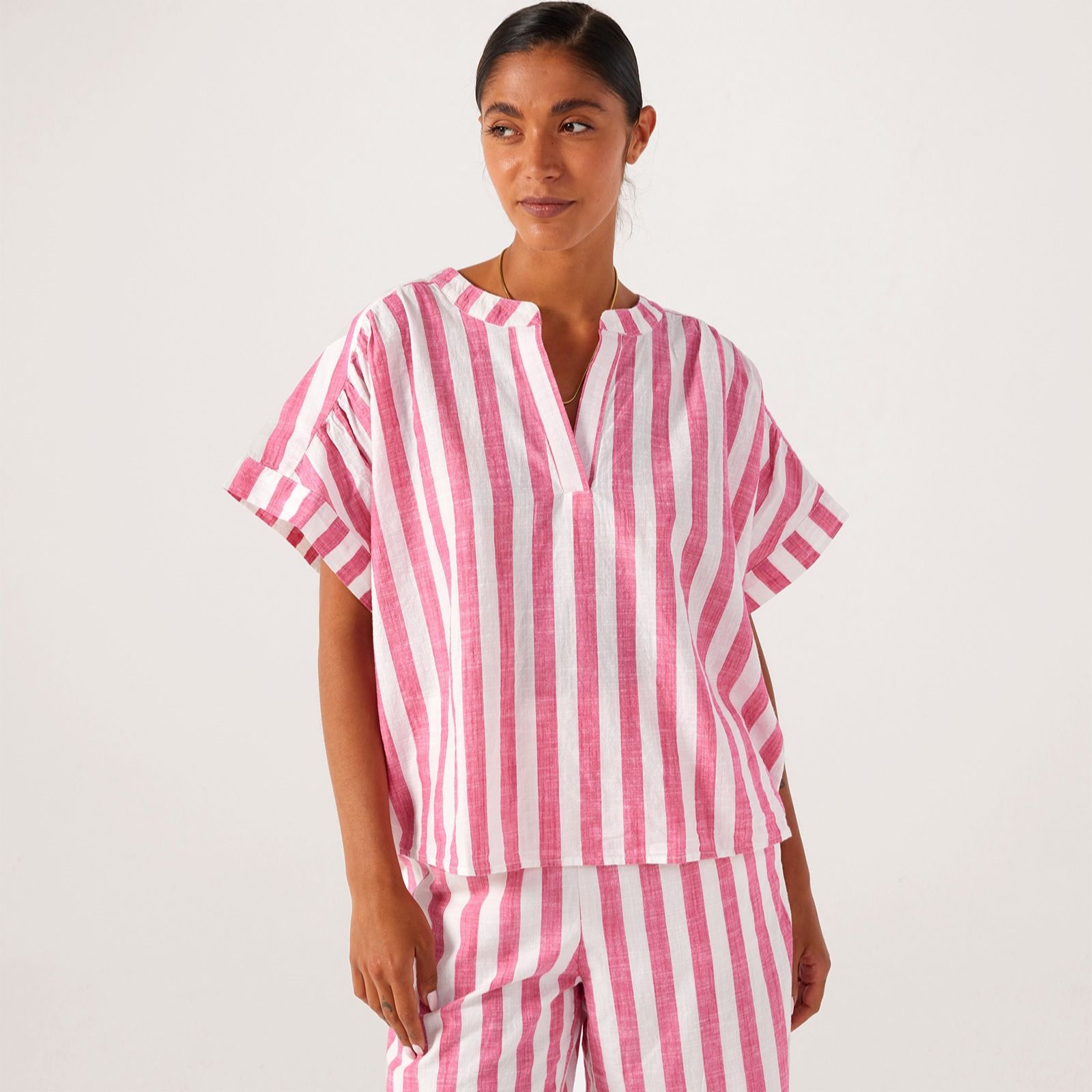 ICHI Lolia Short Sleeve V Neck Top