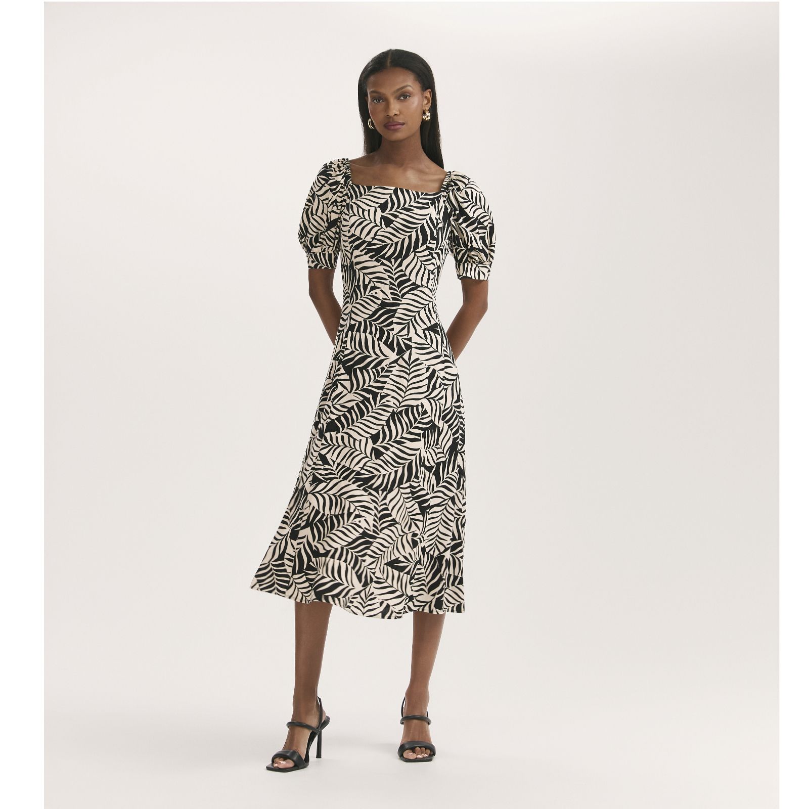 Finery London Daisy Puff Sleeve Dress