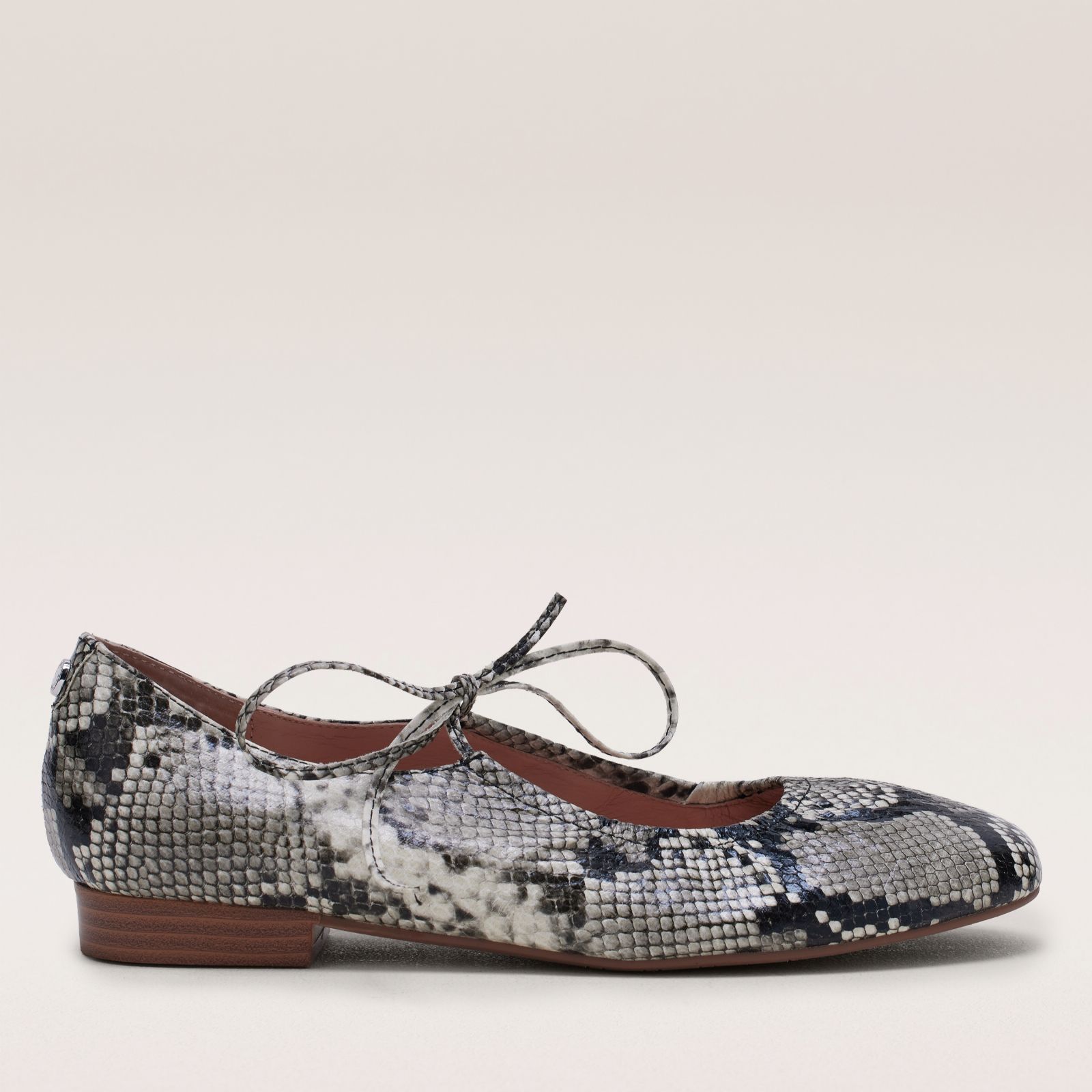 Outlet Moda in Pelle Faydra Lace-Up Mary Janes