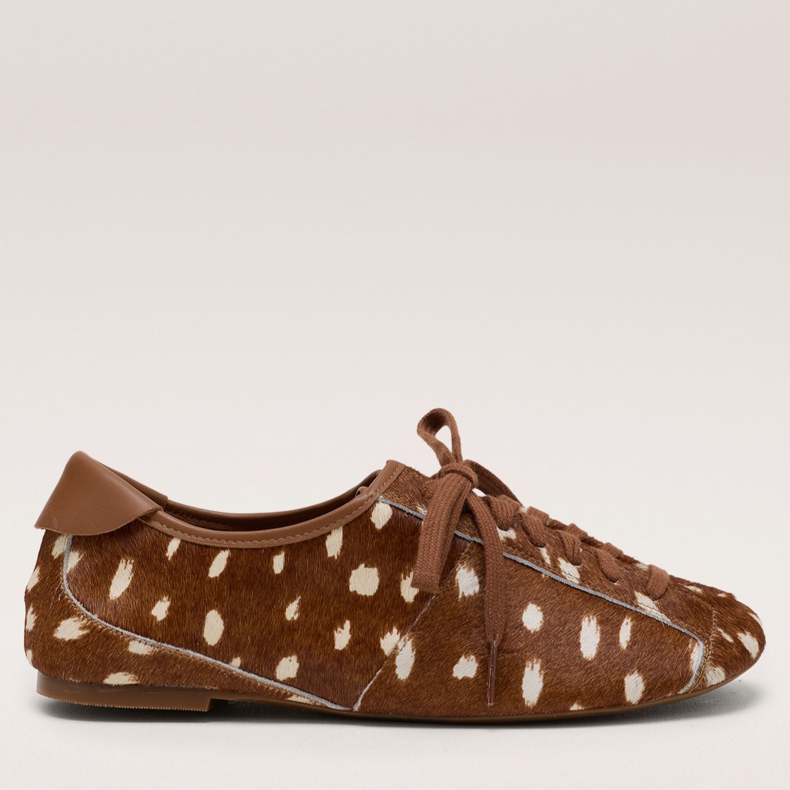 Dansi Lace-Up Trainer