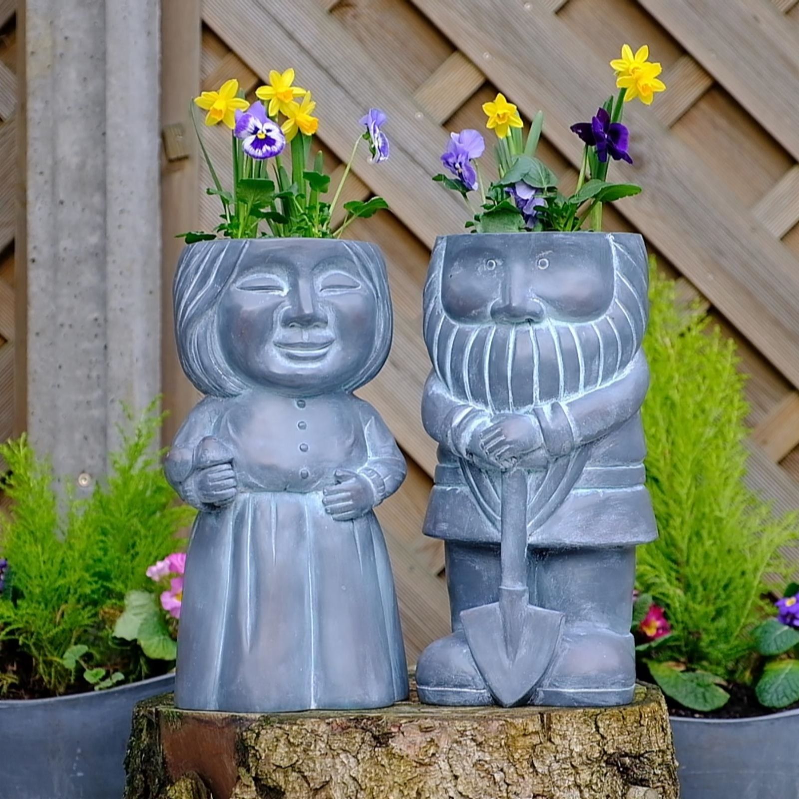 Jennings Mr &amp; Mrs Gnome Planter Set - QVC UK