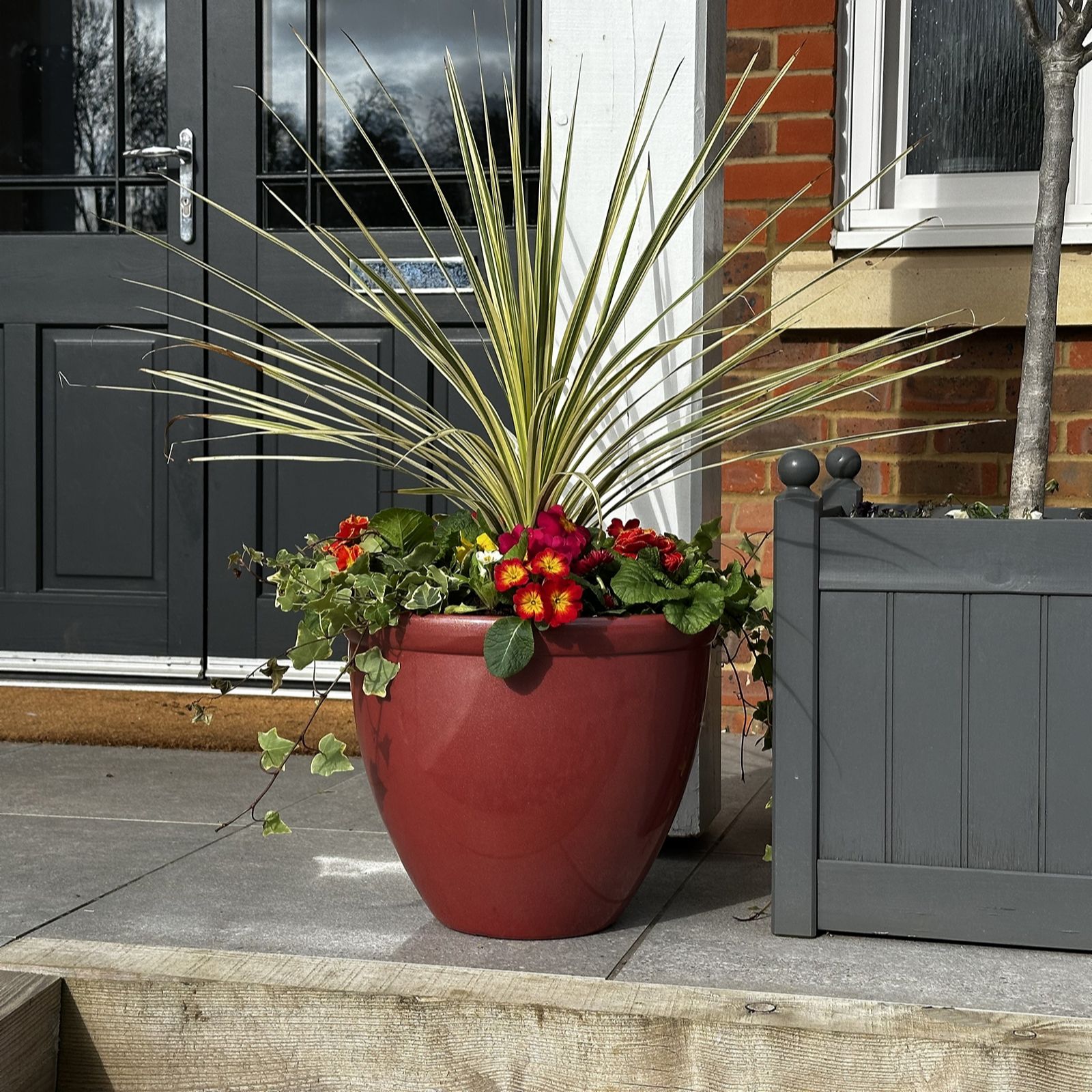 Grumpy Gardener Set of 2 40cm Large Smooth Pearlescent Planters