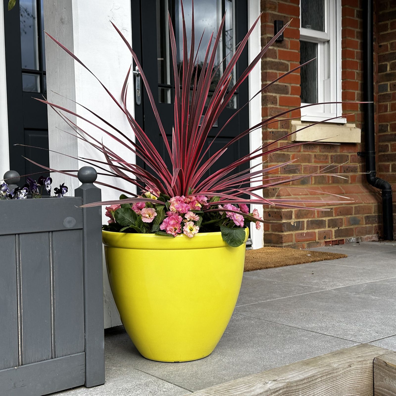 Grumpy Gardener Set of 2 40cm Large Smooth Pearlescent Planters