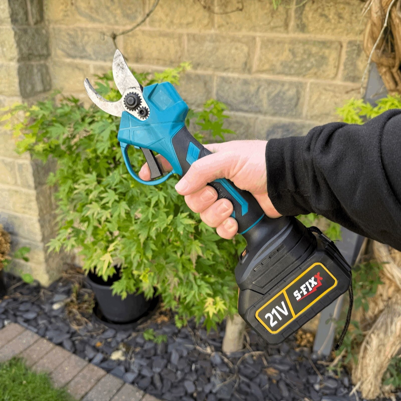 Outlet SFIXX Long Reach Electric Pruner