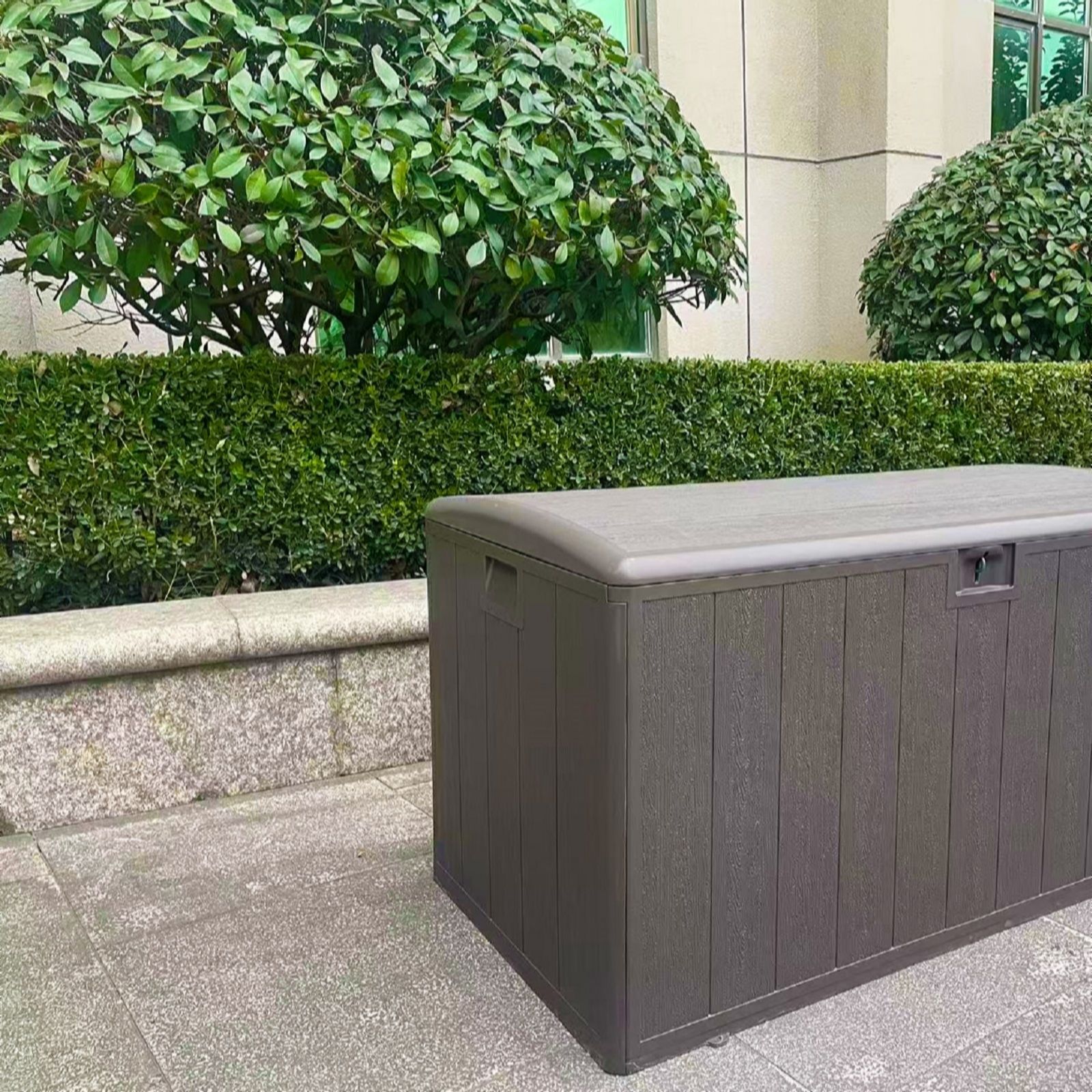 Morgan & Thompson 492L/130gal Storage box with soft close