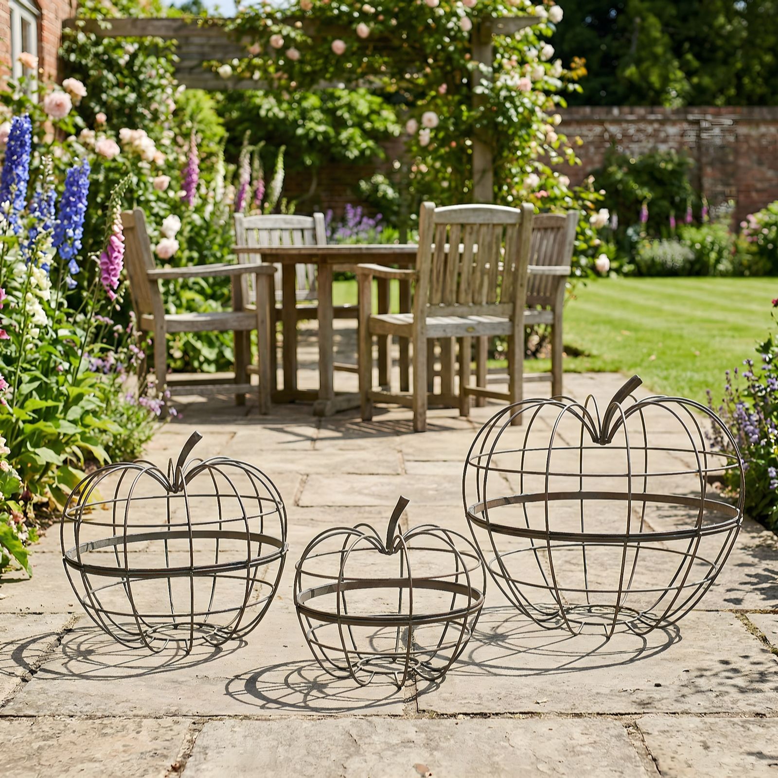 Treadstone Set of 3 Nesting Orchard Garden Sculptures Medium