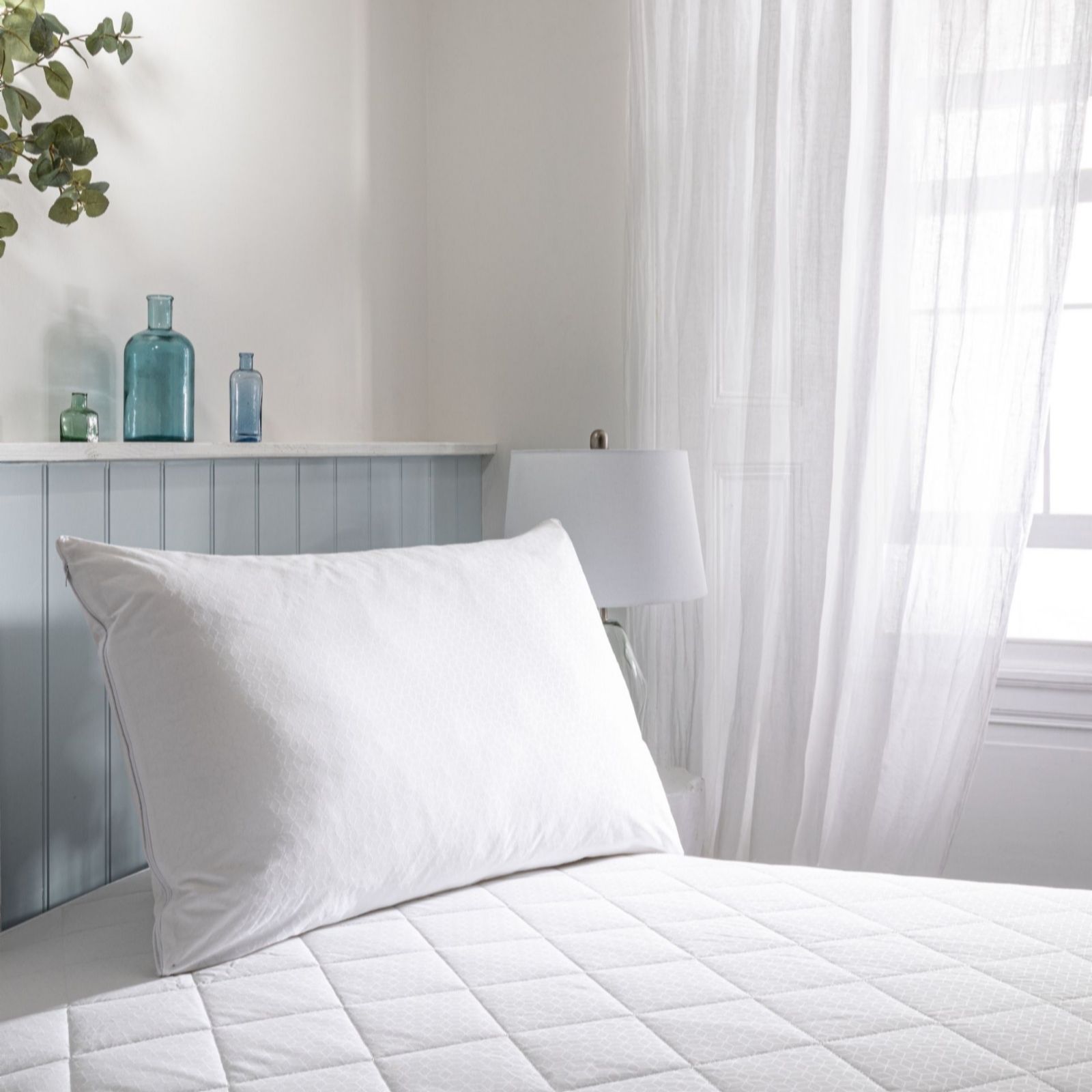 The Fine Bedding Company Smart Temperature Pillow Protector
